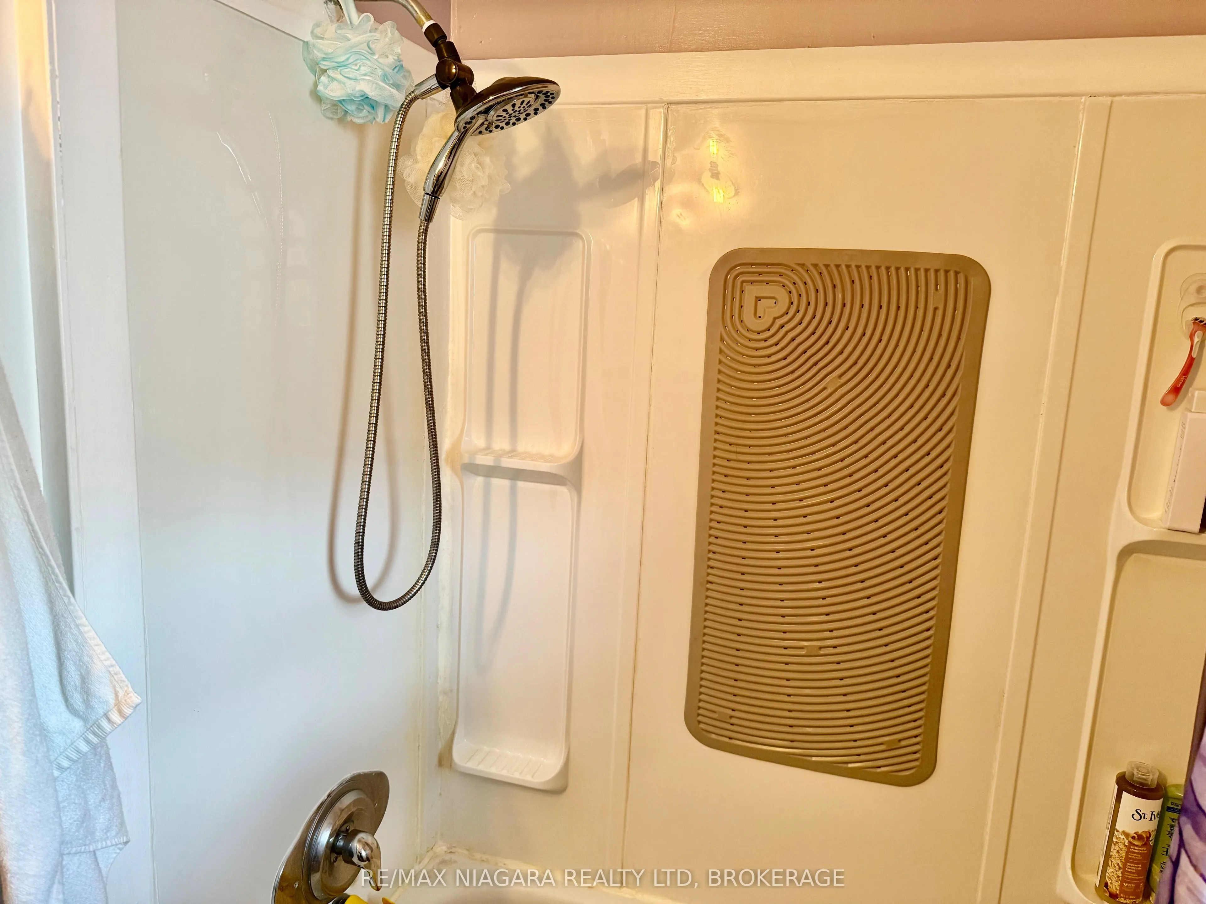 9 Riverview Boulevard, #1