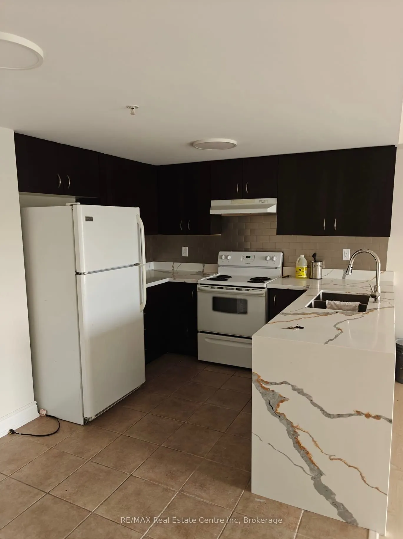 60 Lynnmore Street, #208