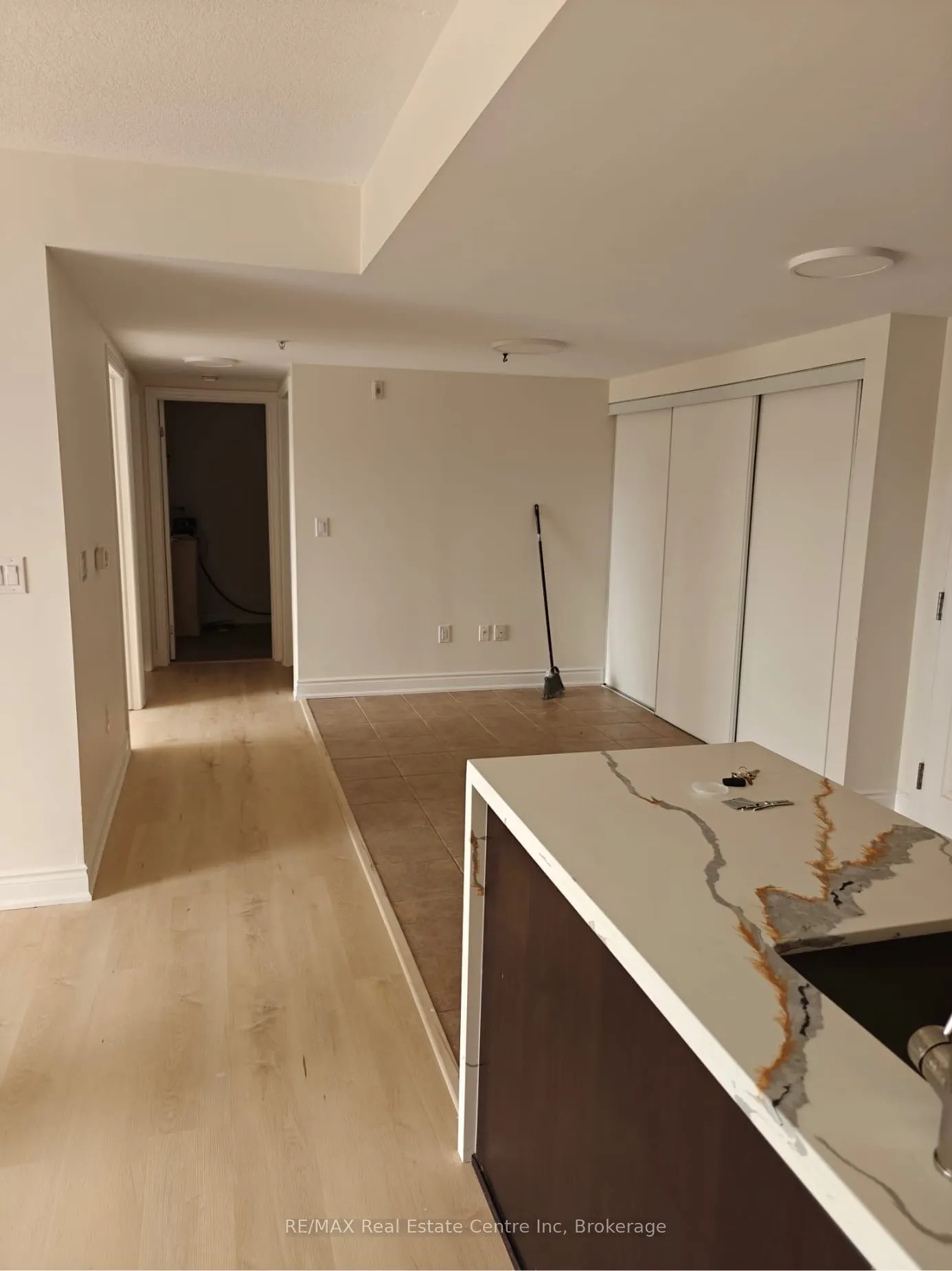 60 Lynnmore Street, #208