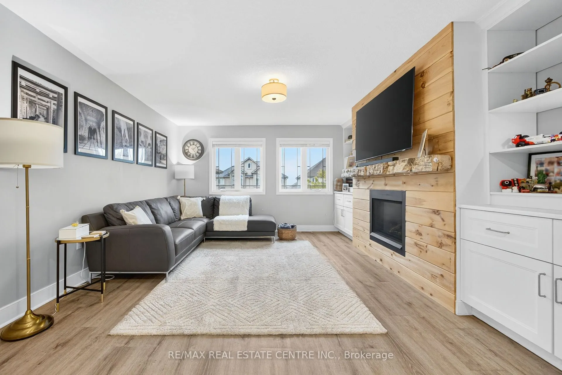 110 OAKES Crescent