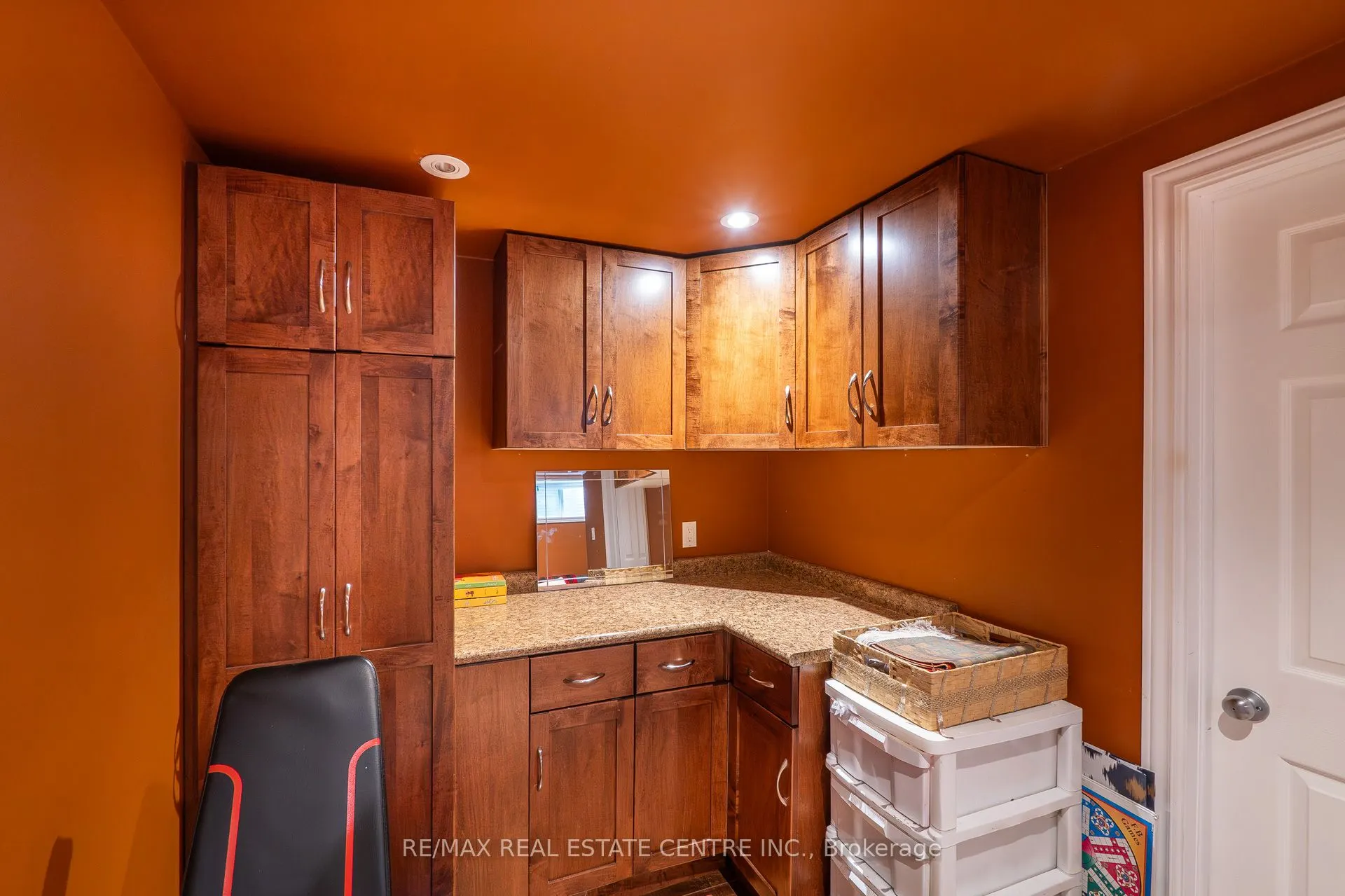 110 OAKES Crescent