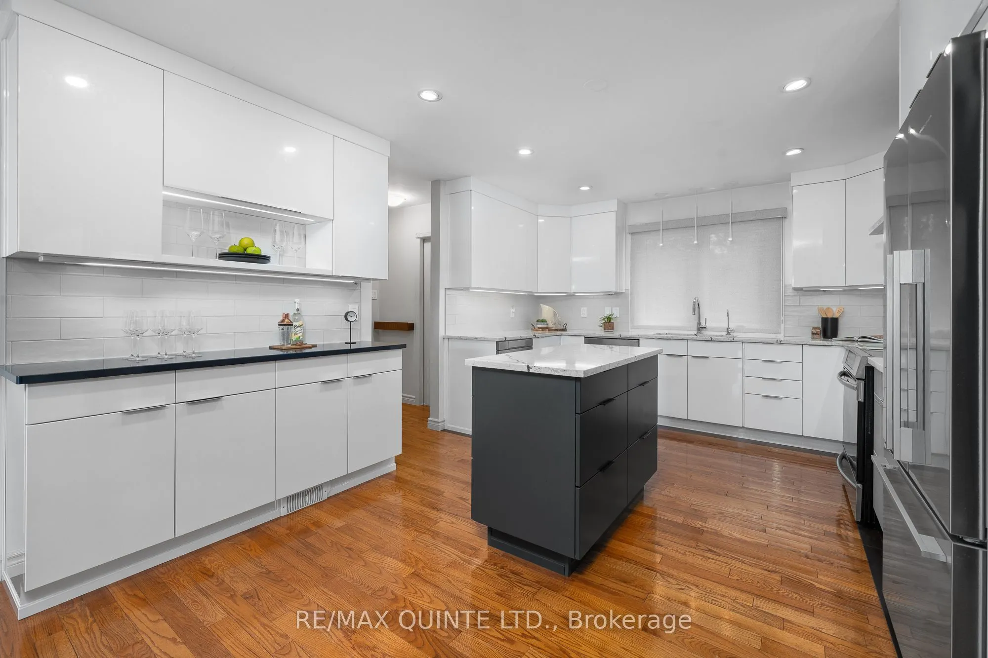 100 Bay Breeze Street