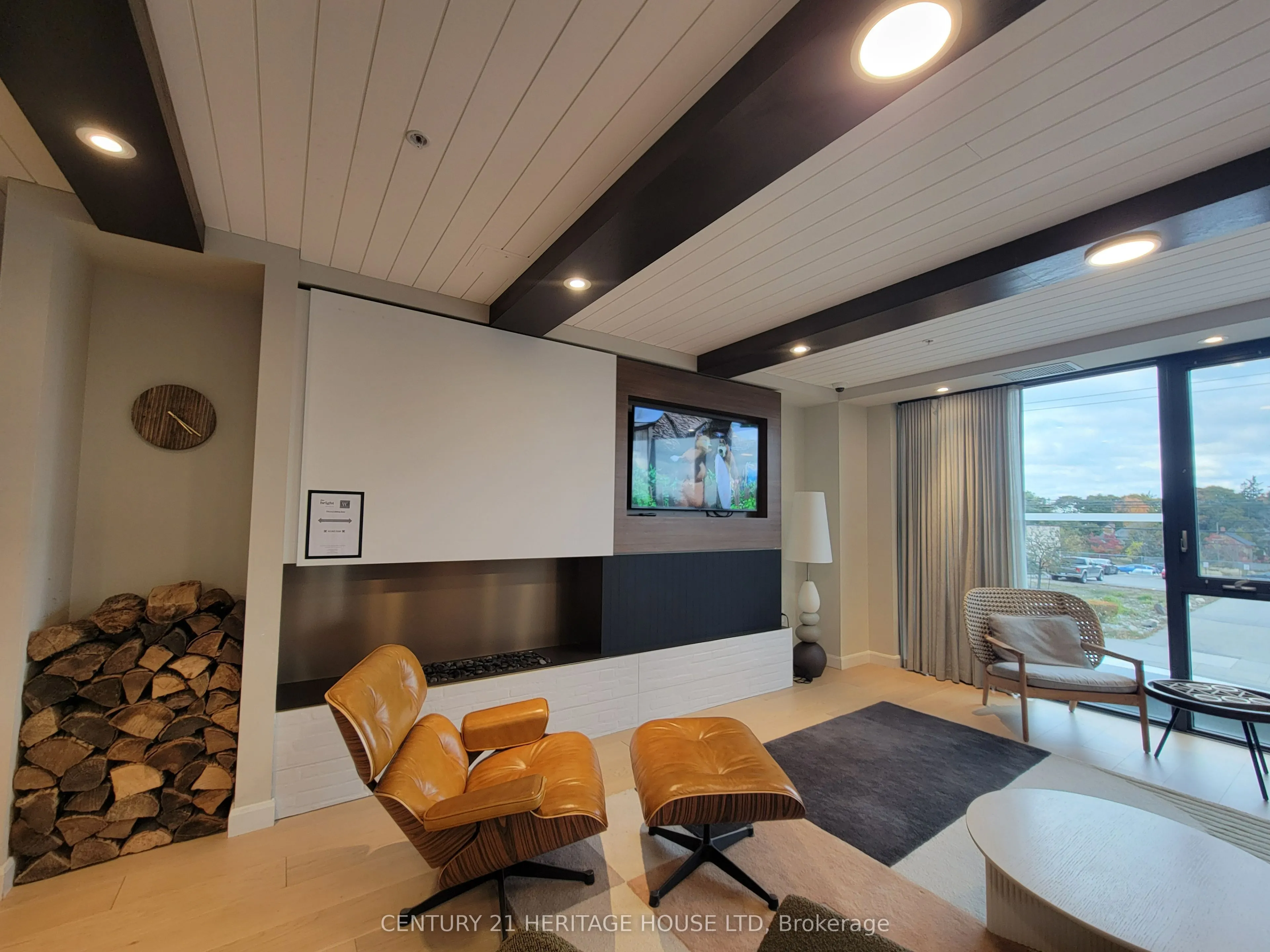741 King Street W #301