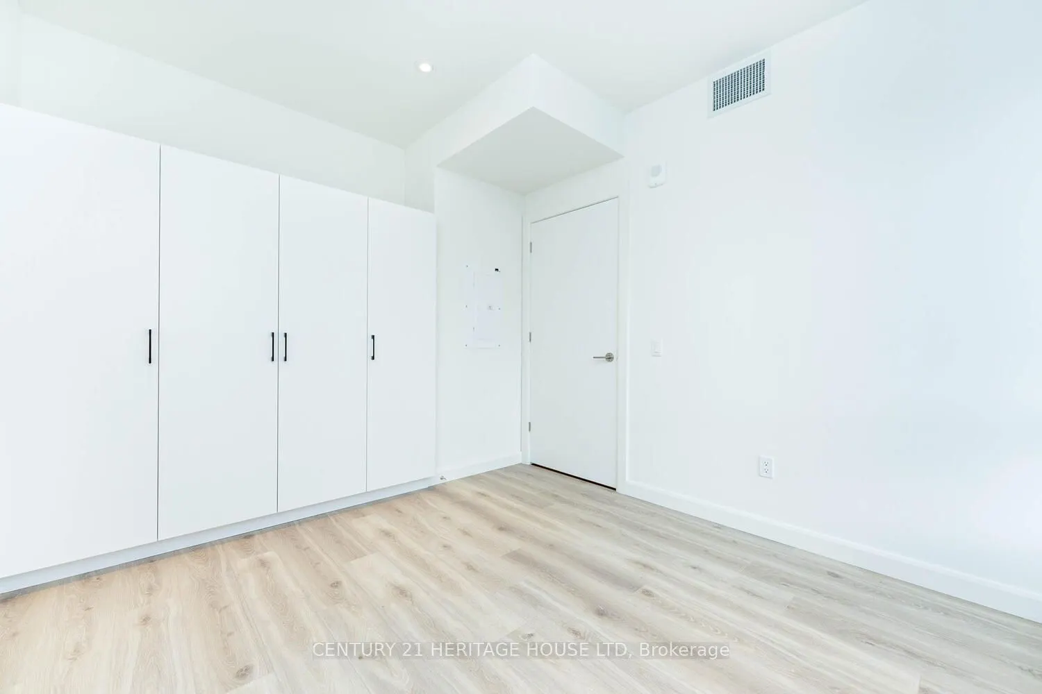741 King Street W #301