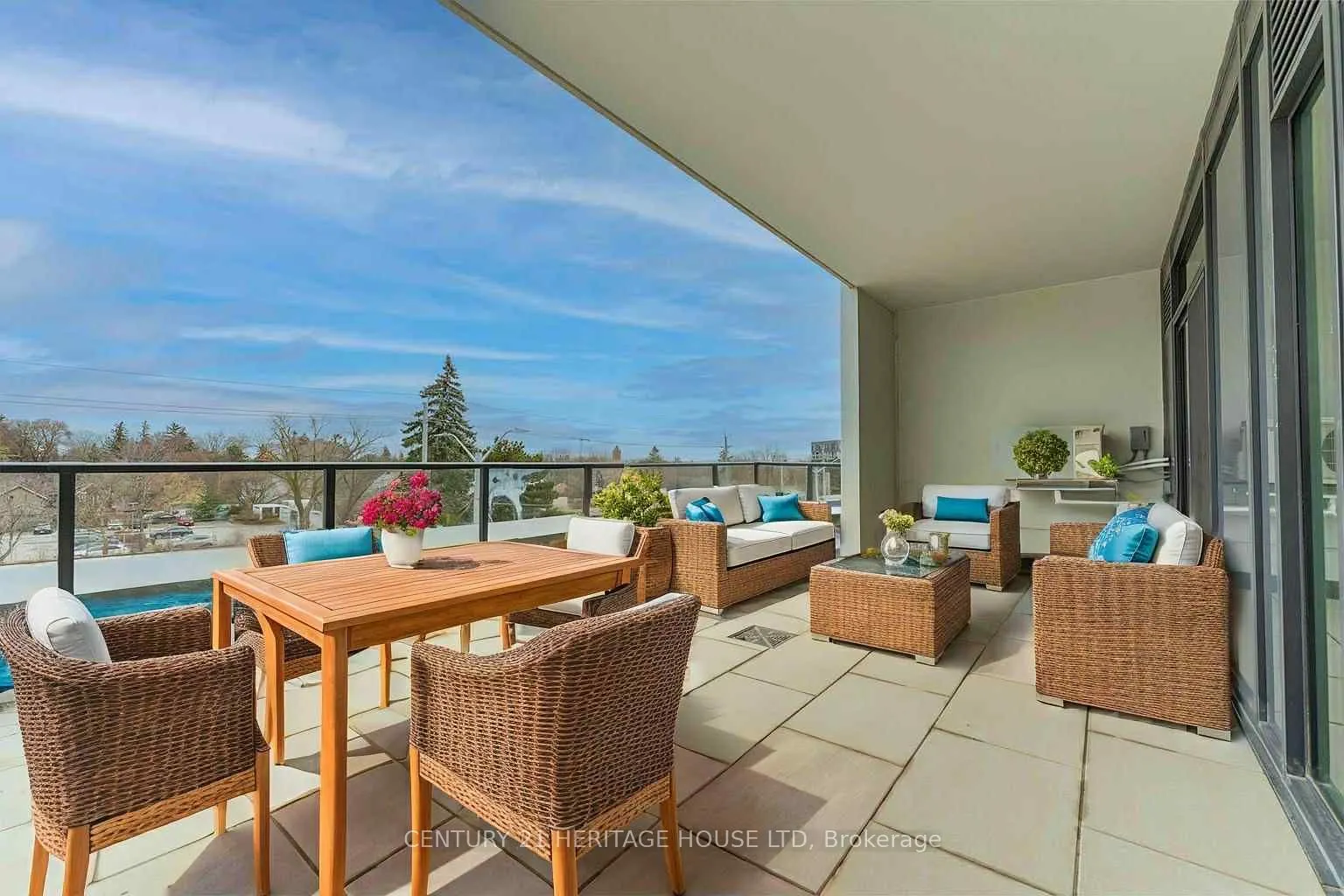 741 King Street W #301