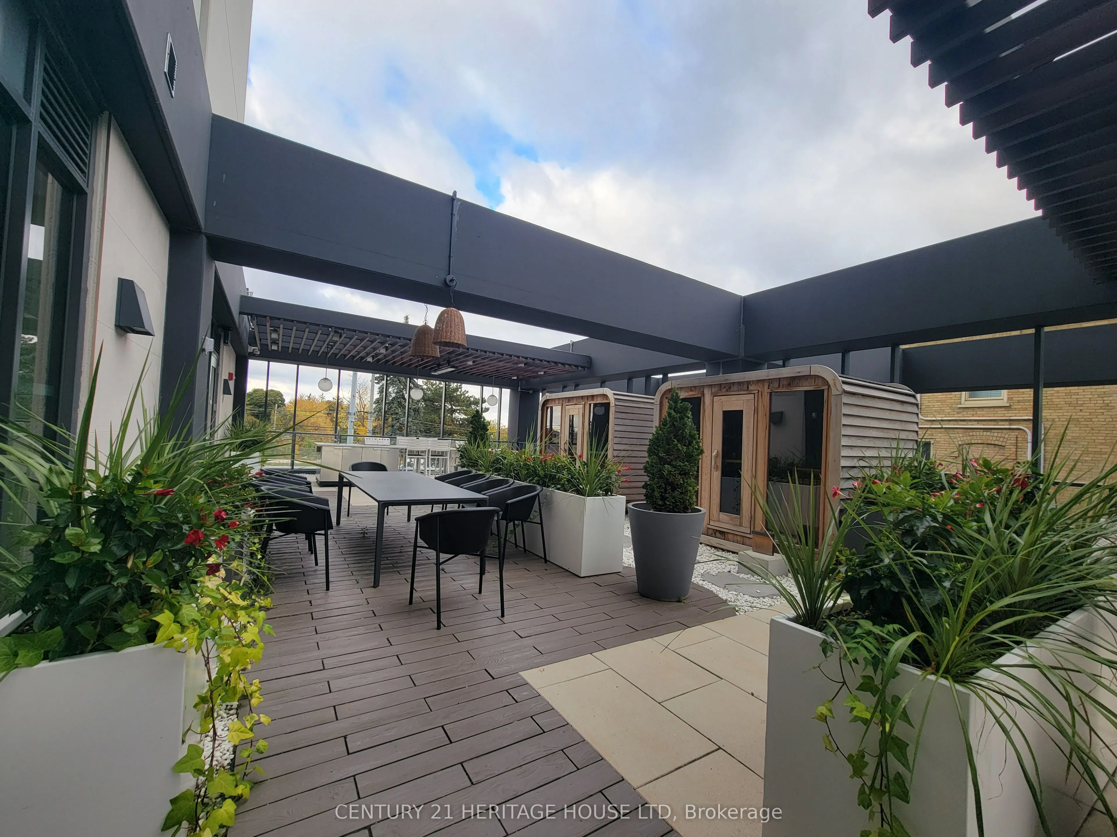 741 King Street W #301