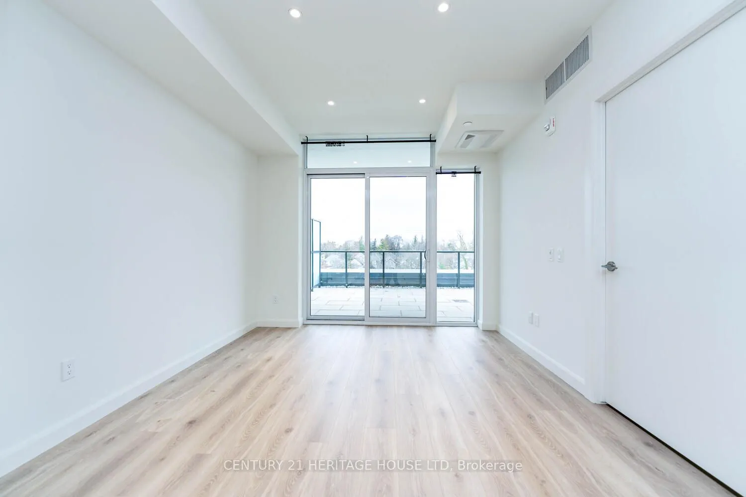 741 King Street W #301
