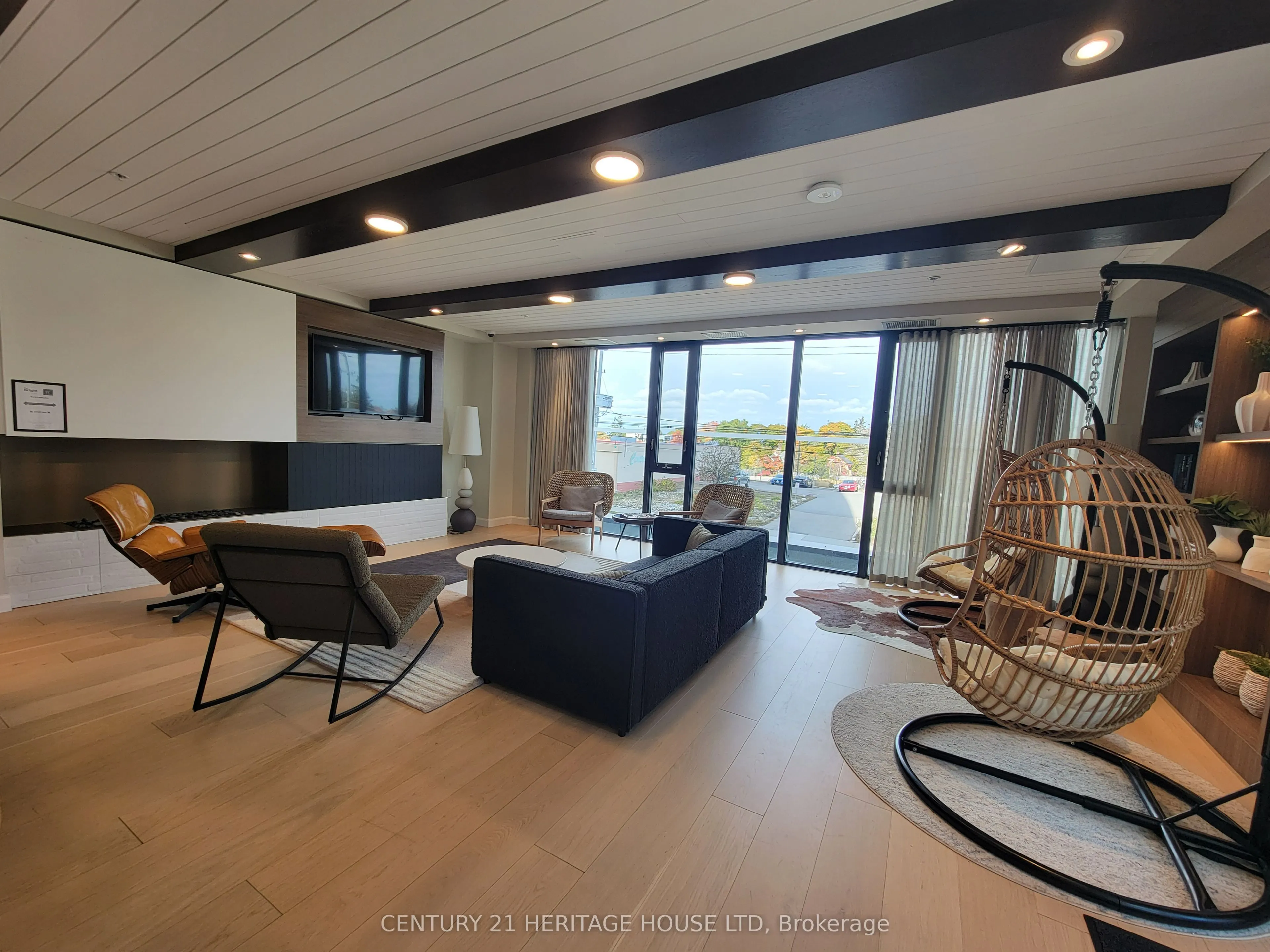 741 King Street W #301