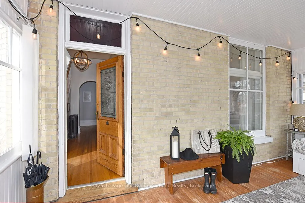 16 Francis Street