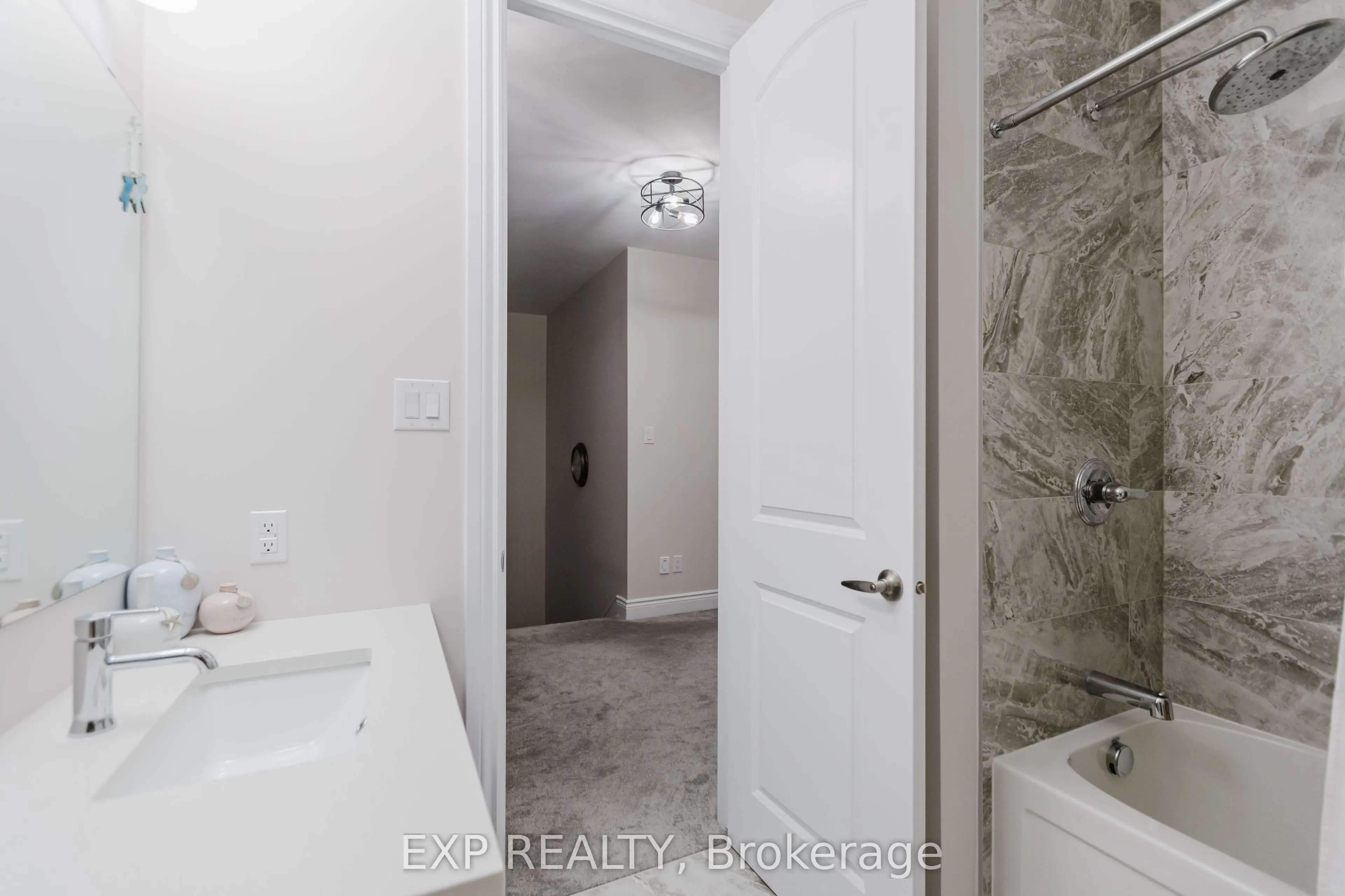 1004 Keeper Heights