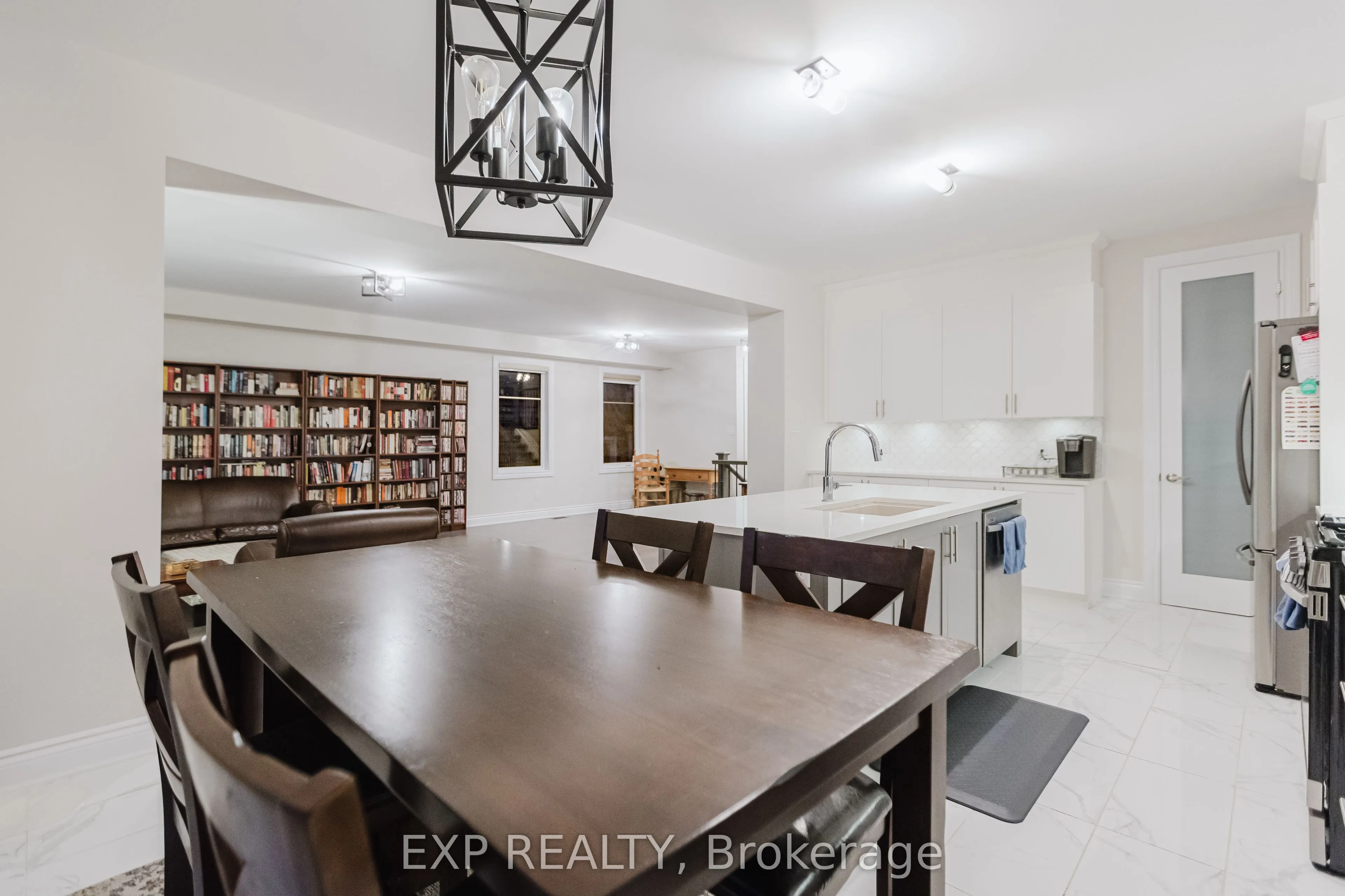 1004 Keeper Heights