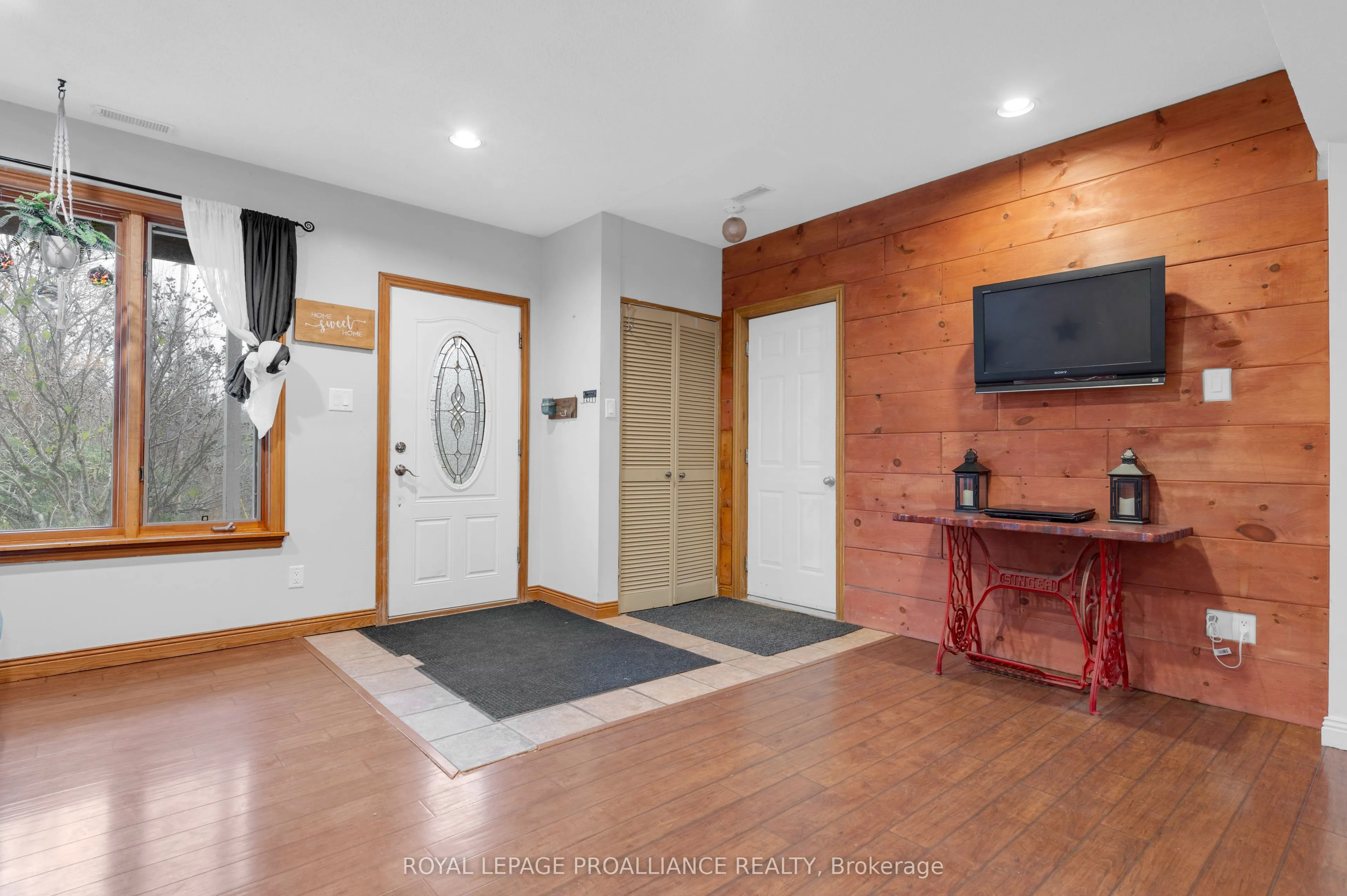 1403A Crookston Road
