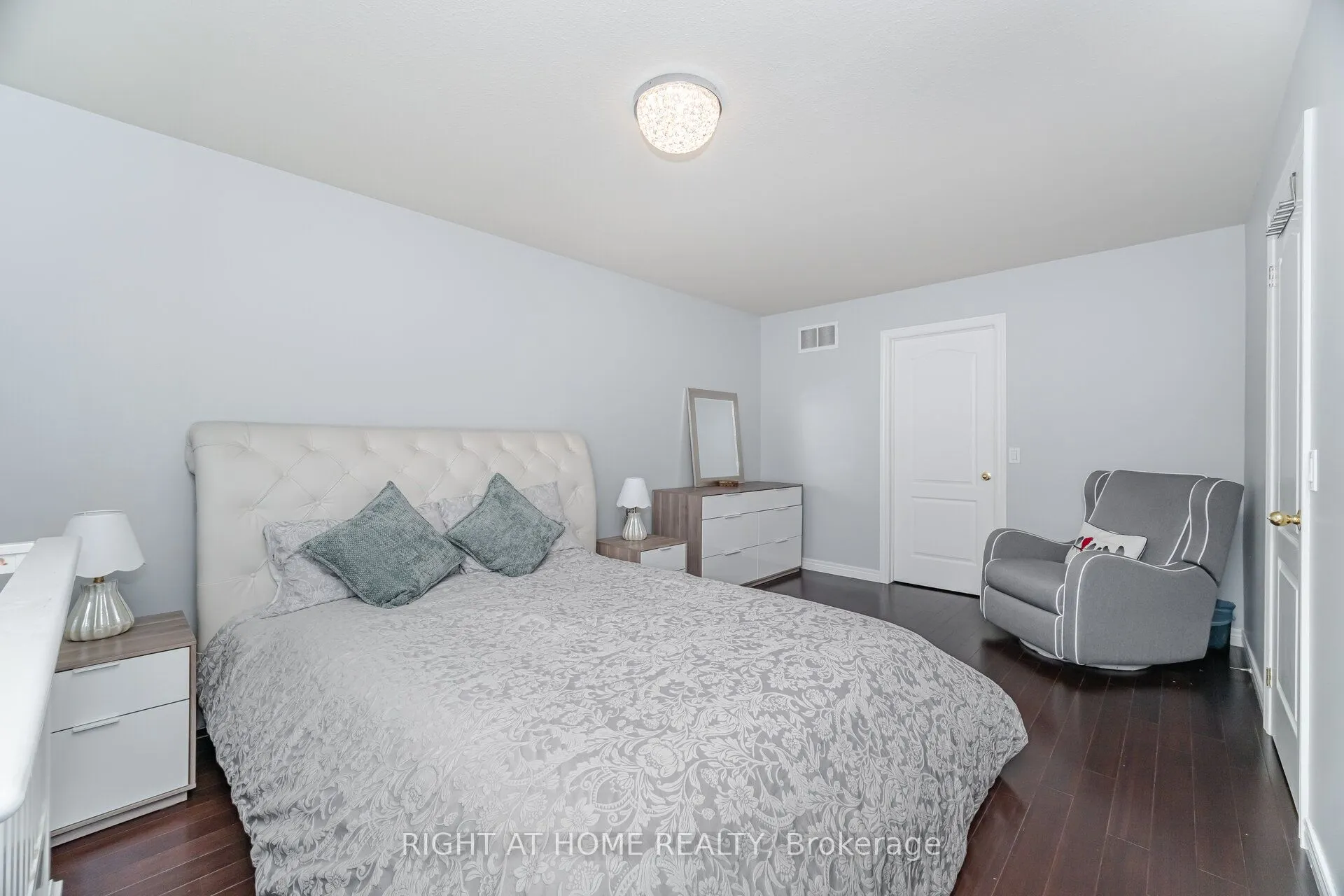 1085 Harrogate Drive #35