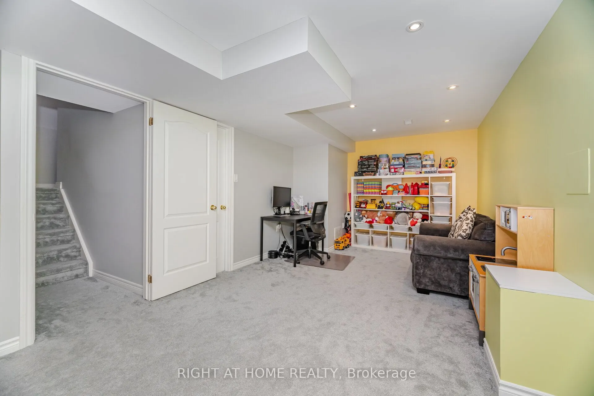 1085 Harrogate Drive #35