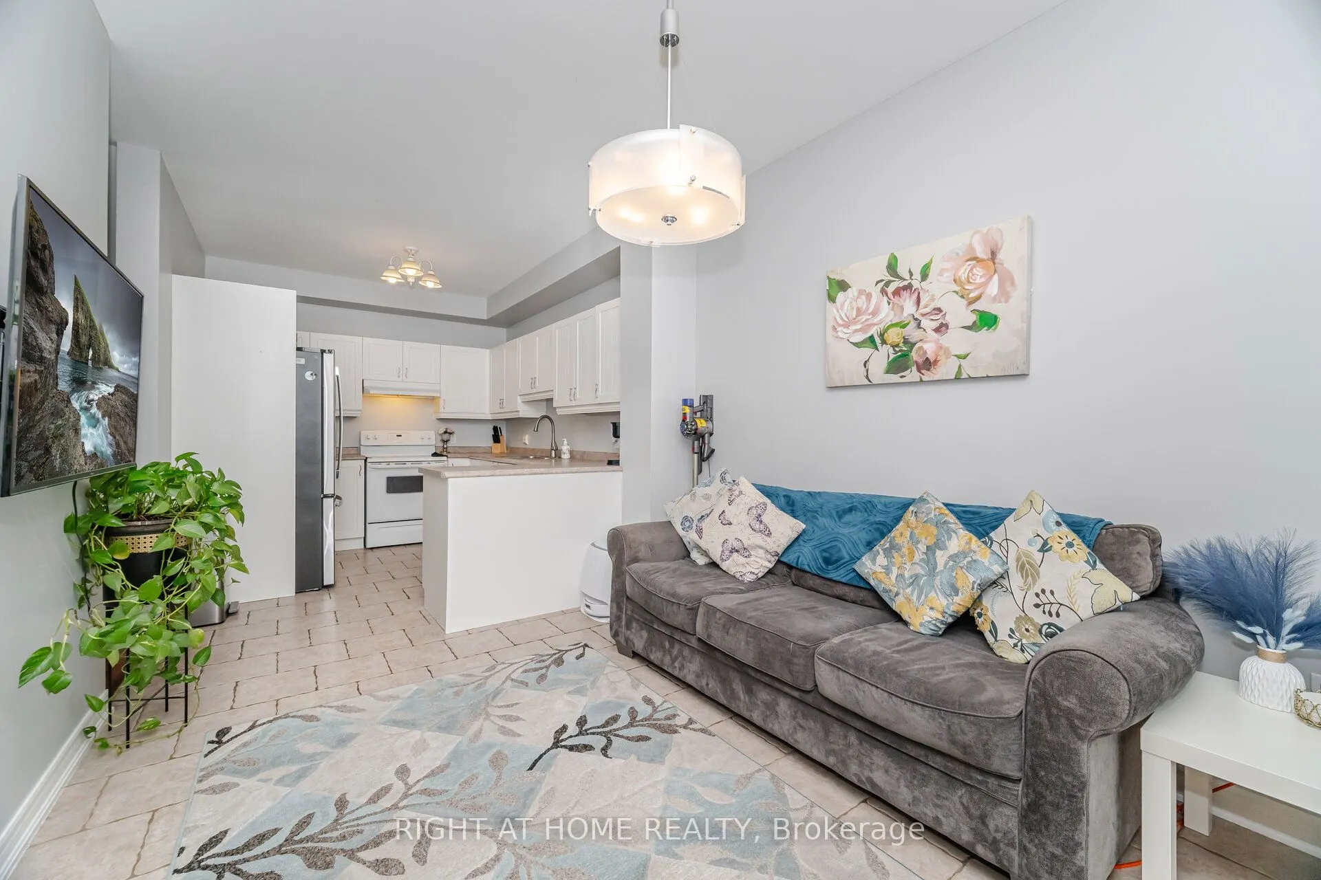 1085 Harrogate Drive #35