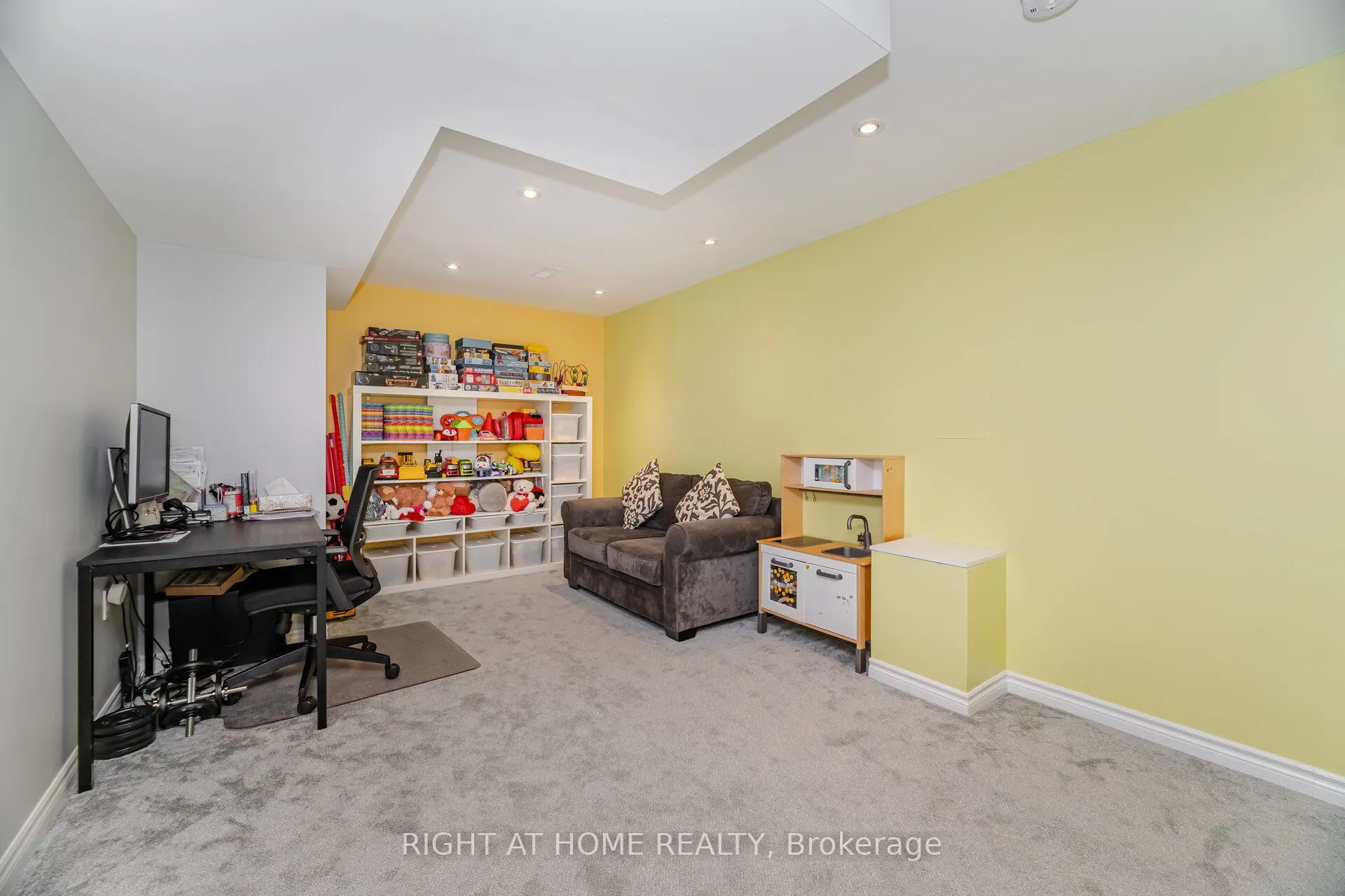 1085 Harrogate Drive #35