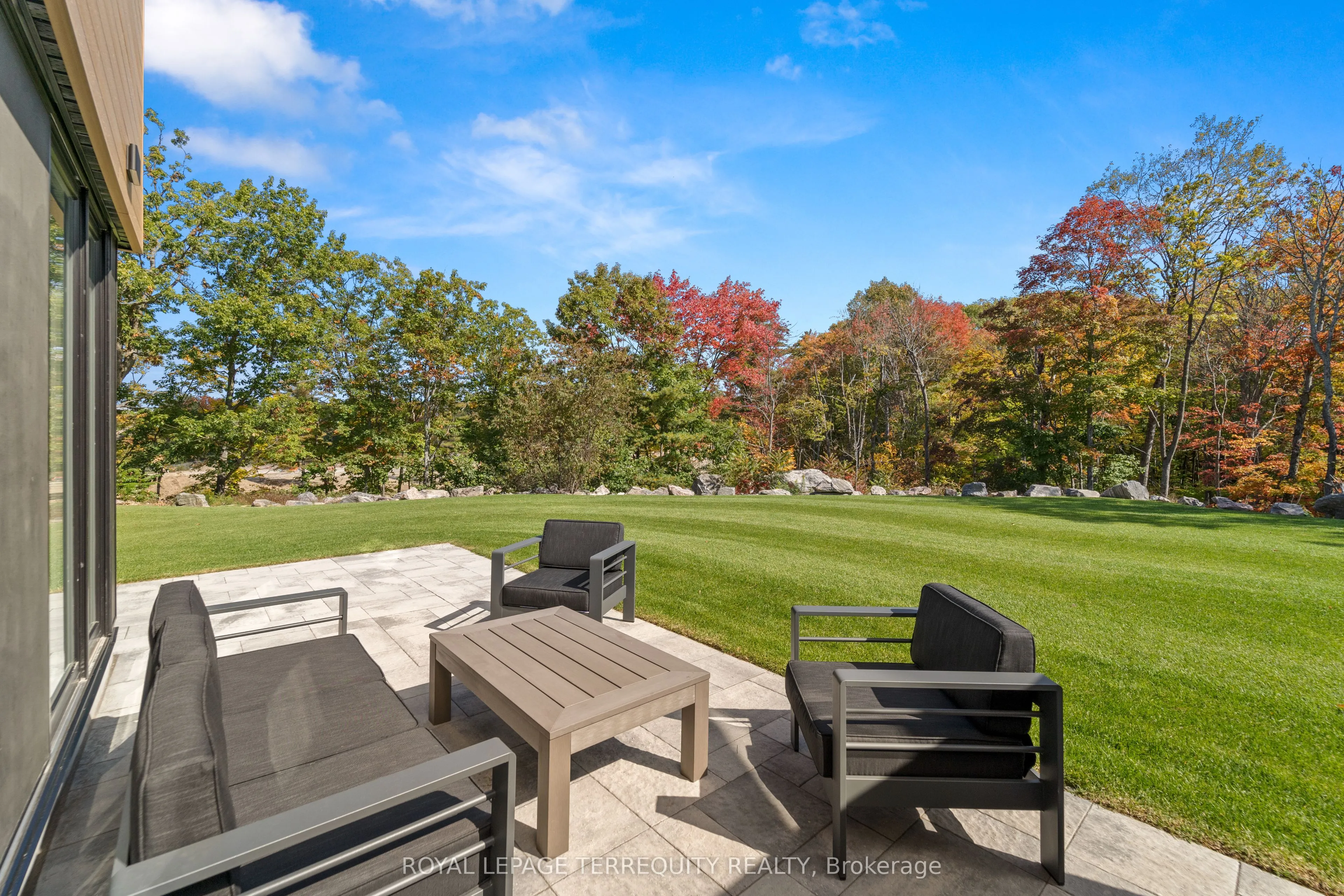 35 Rockmount Crescent
