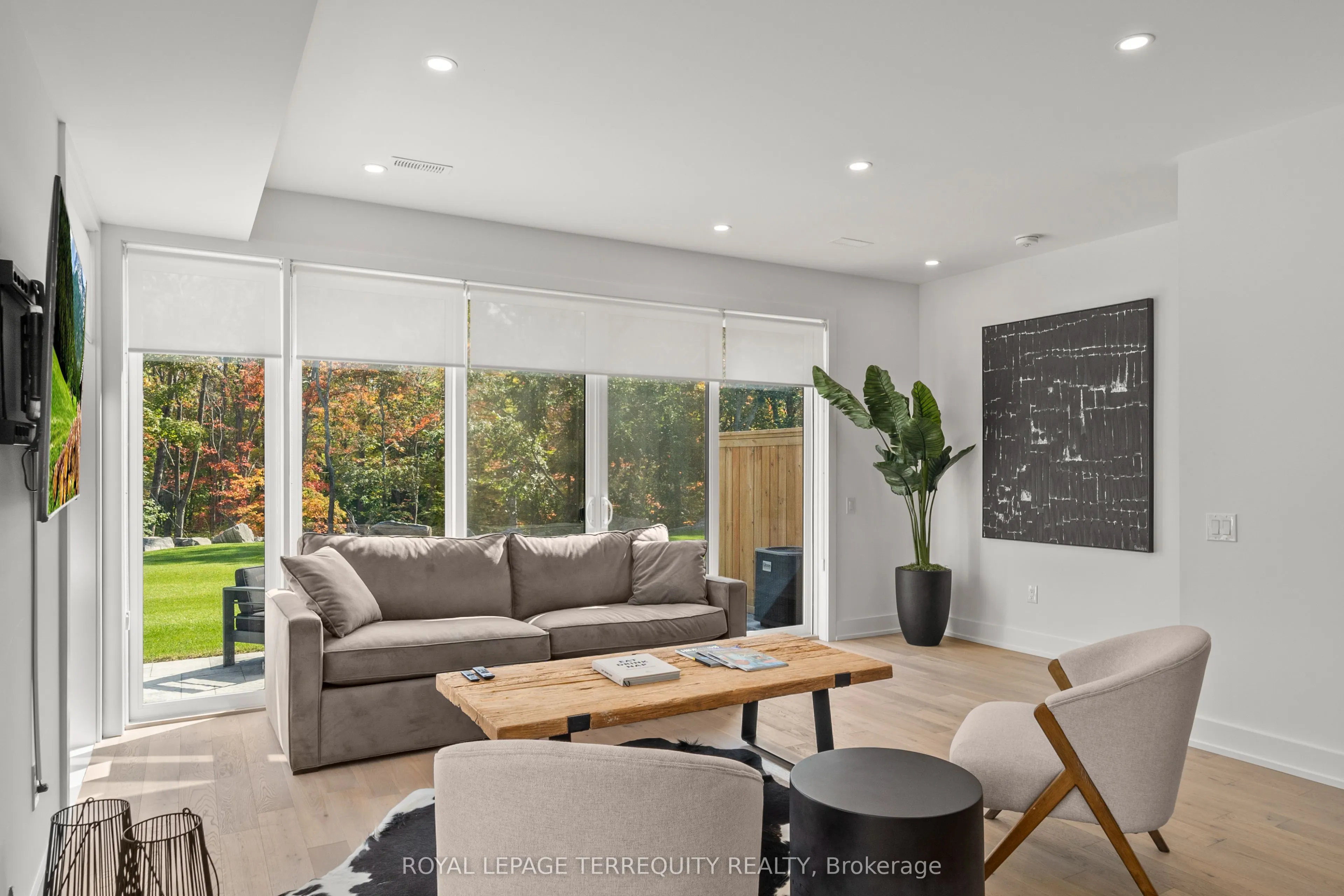 35 Rockmount Crescent