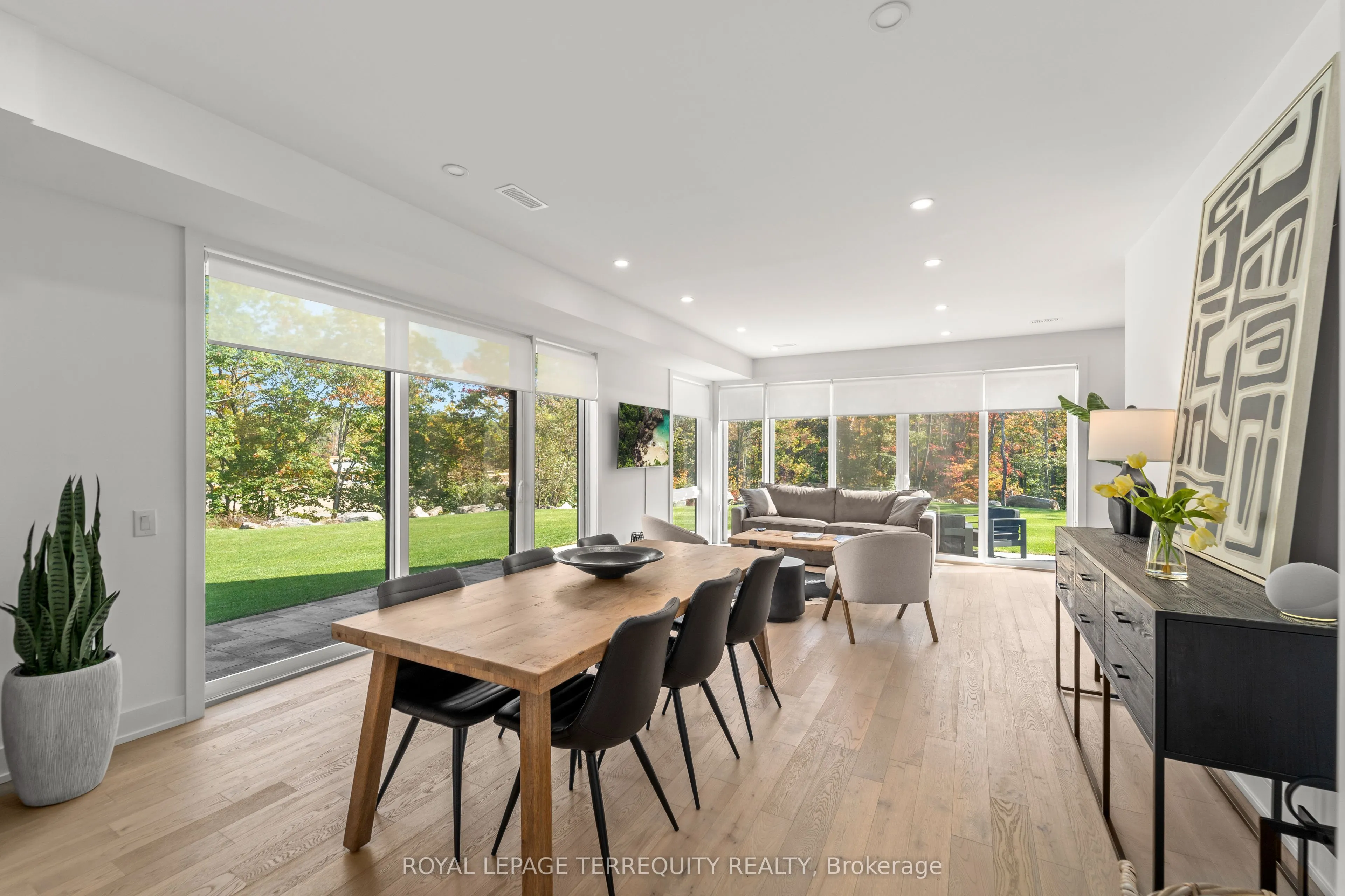 35 Rockmount Crescent