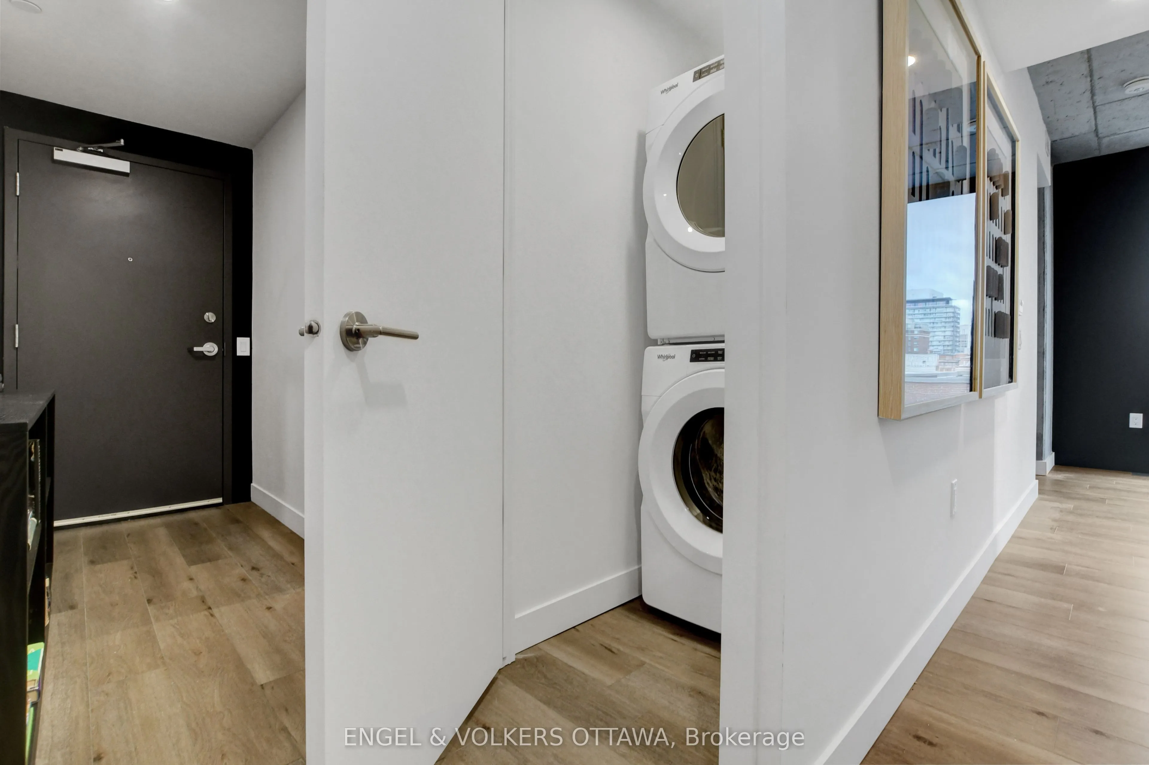 10 James Street #405