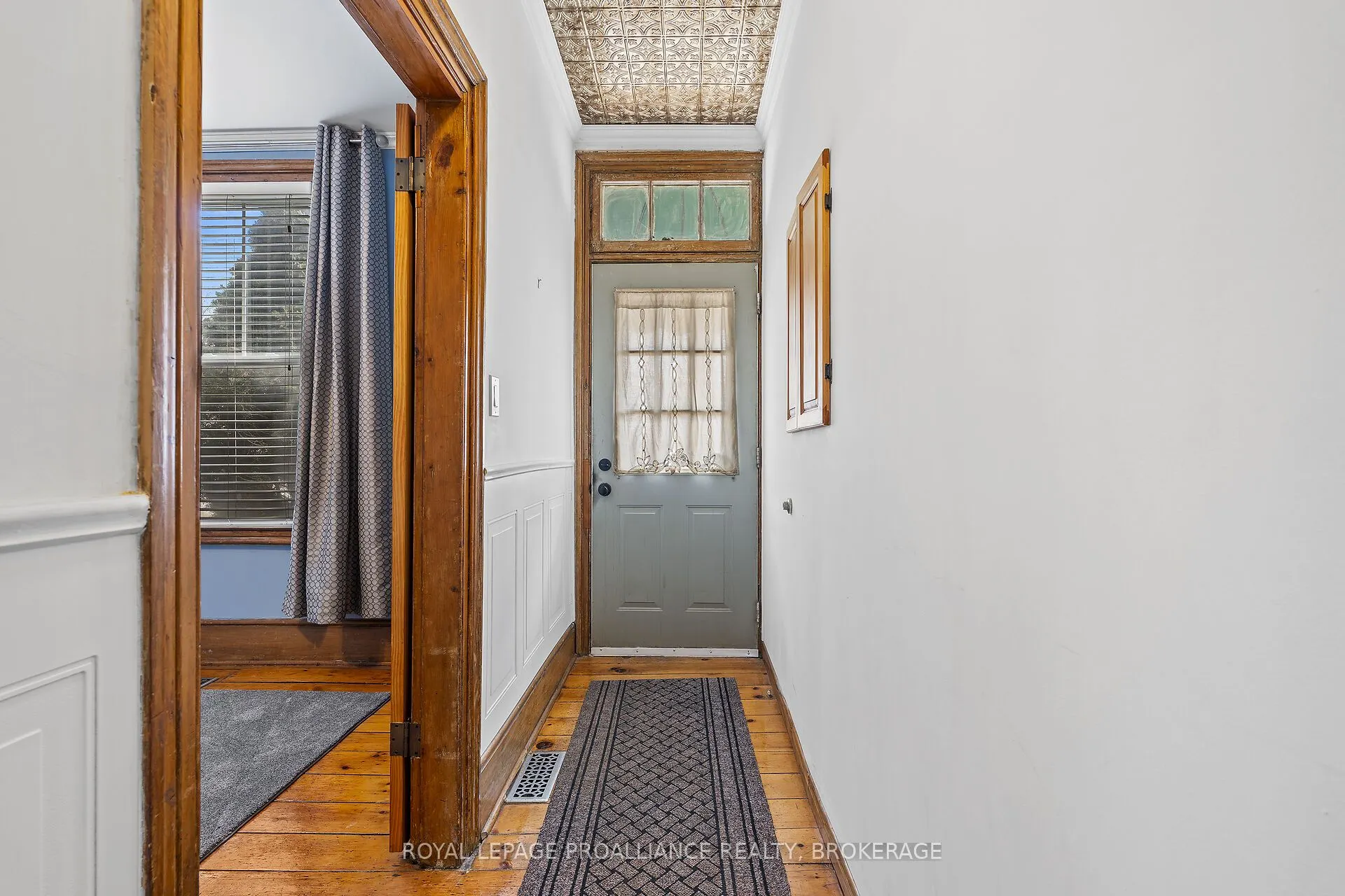 270 Wellington Street