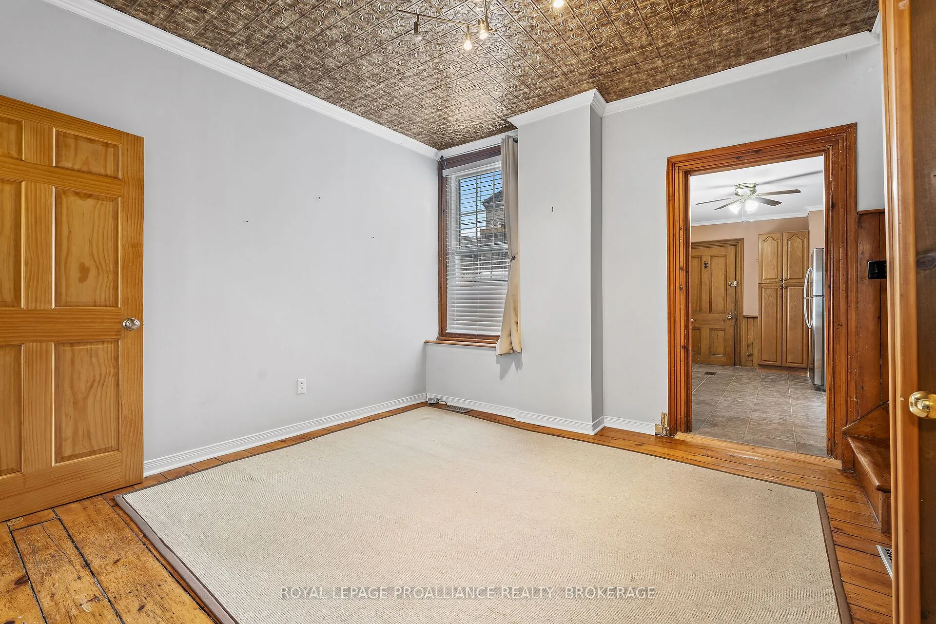 270 Wellington Street
