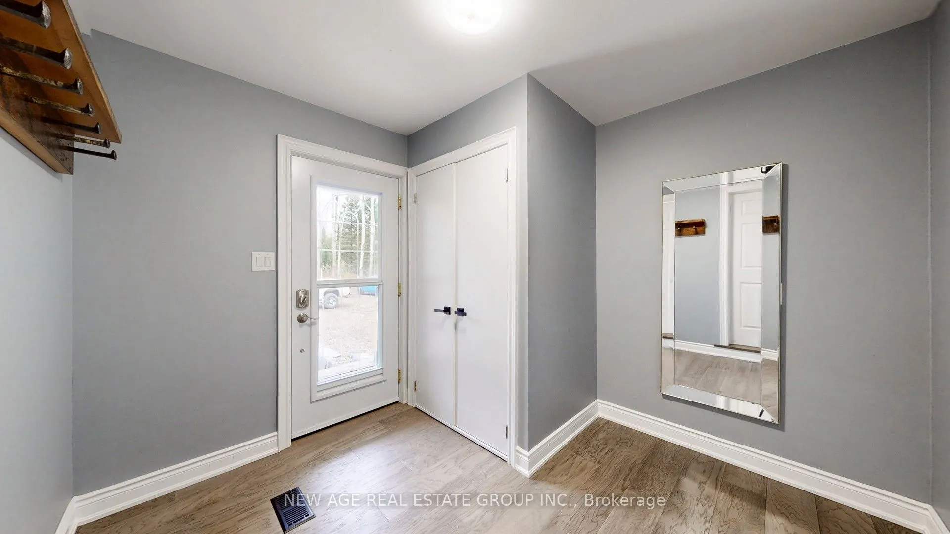 9045 Sideroad 17
