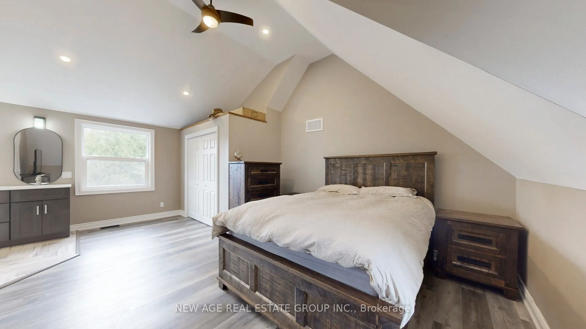9045 Sideroad 17