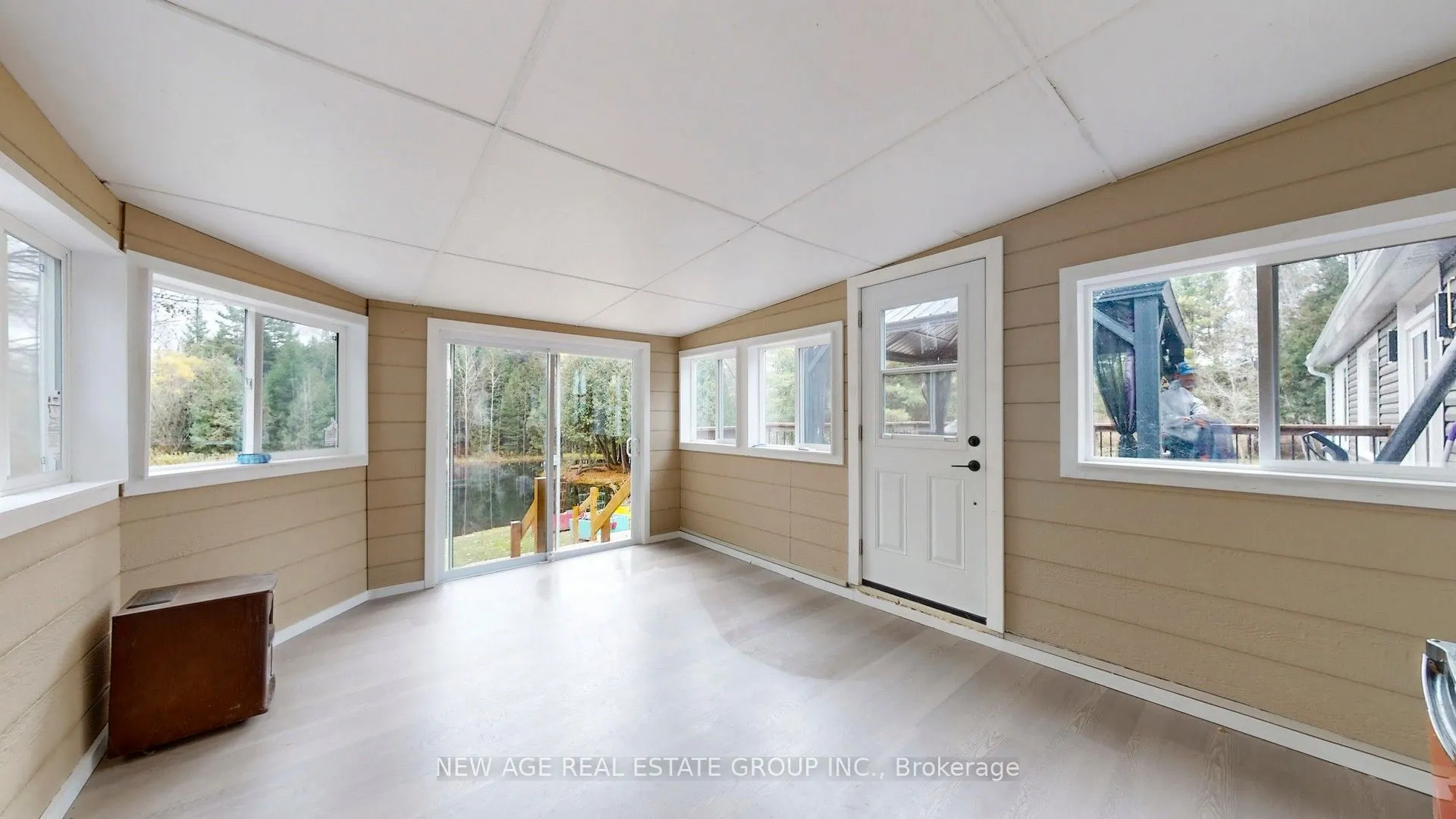 9045 Sideroad 17