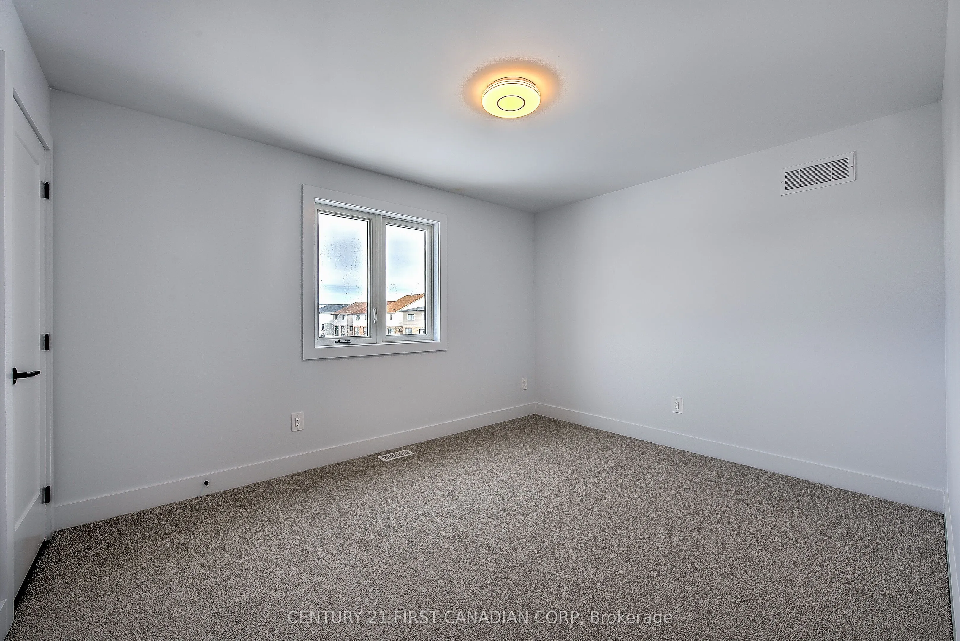 245 HESSELMAN Crescent