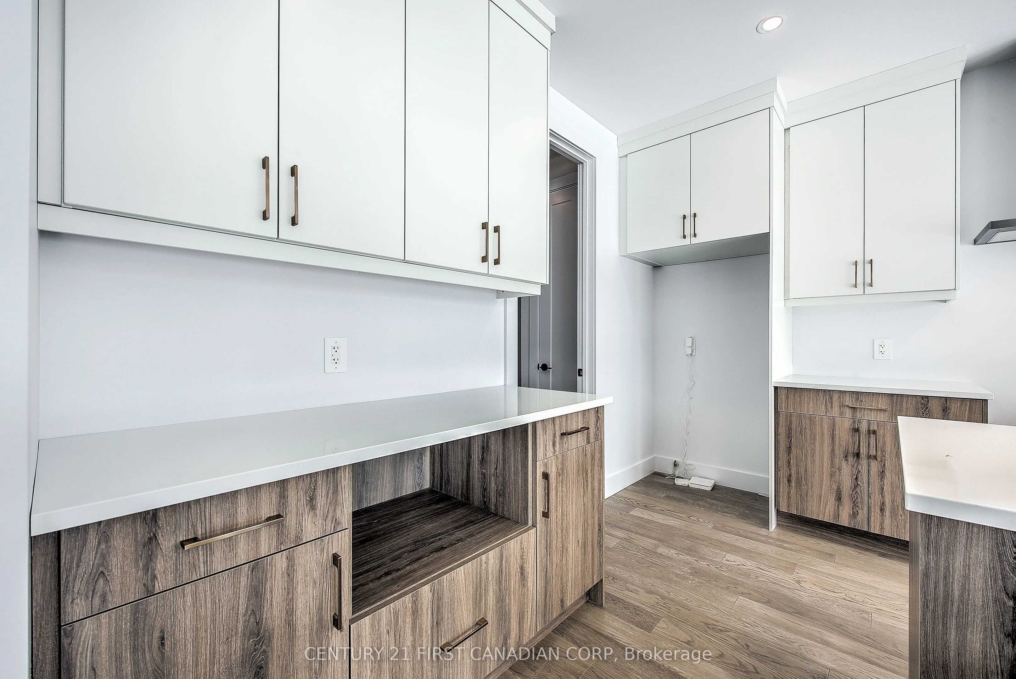 245 HESSELMAN Crescent