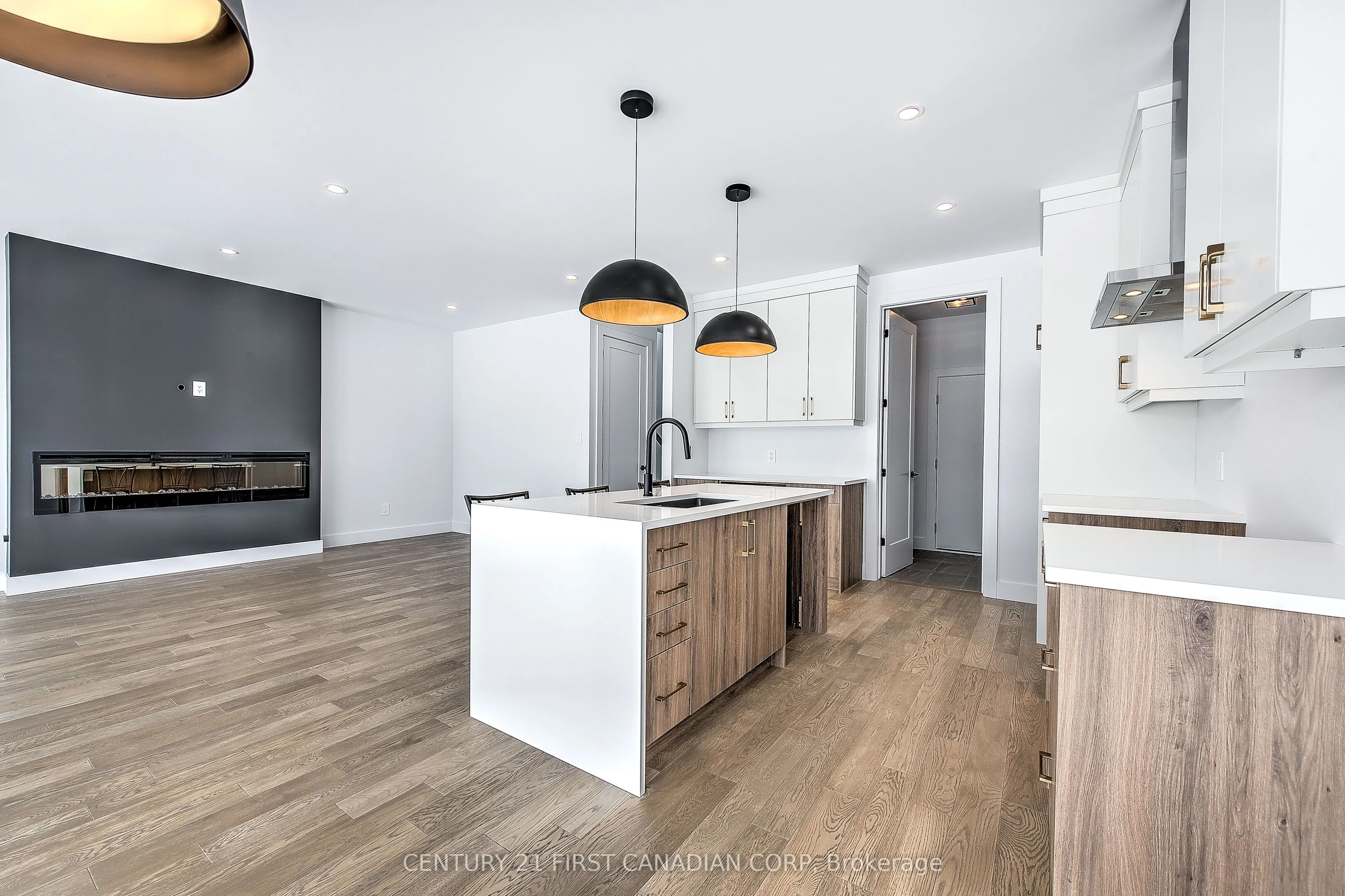 245 HESSELMAN Crescent
