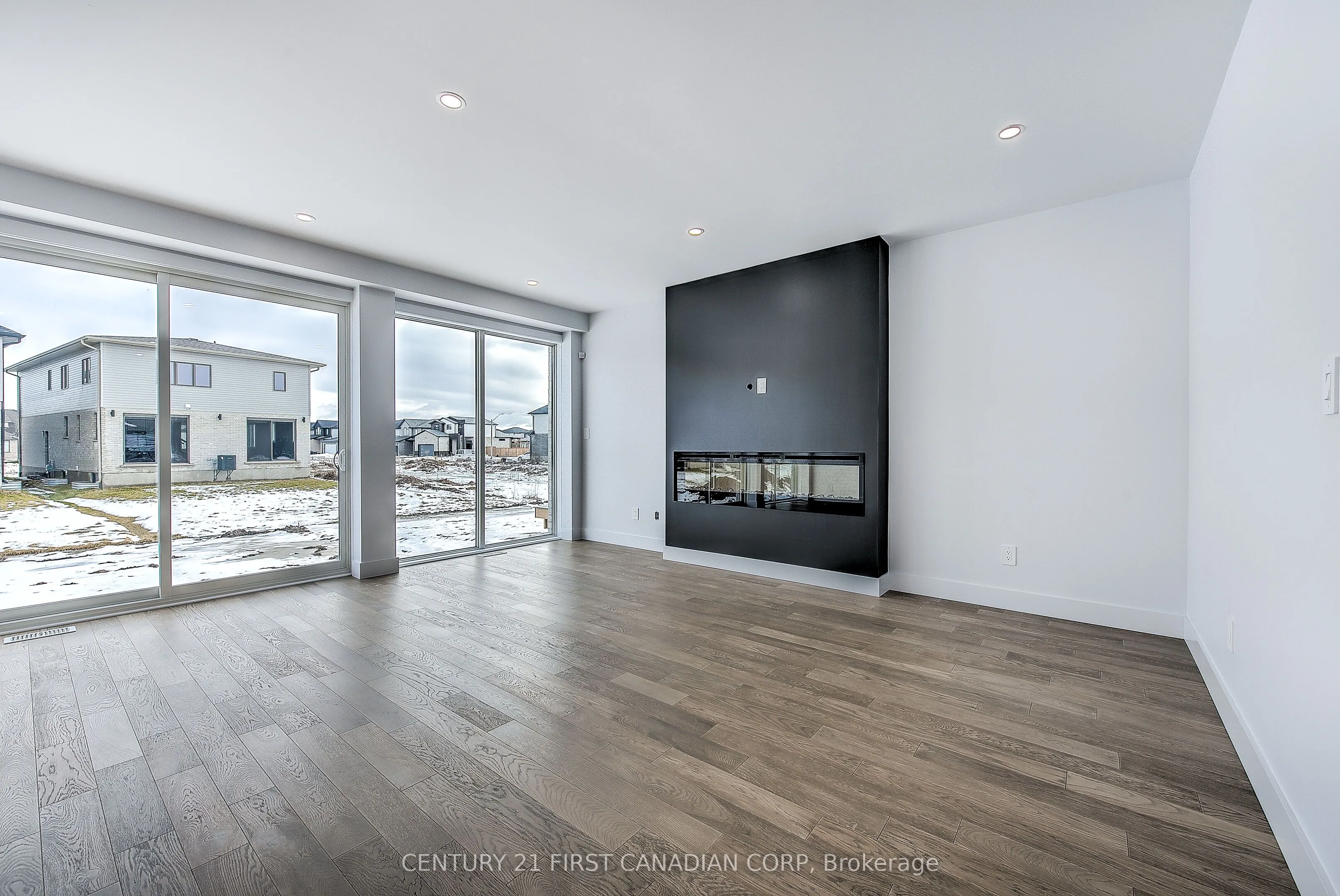 245 HESSELMAN Crescent