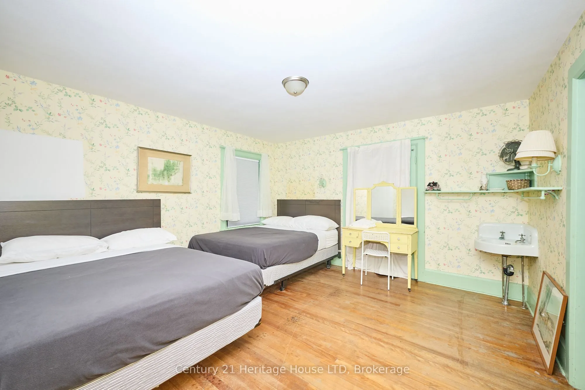 1033 FIRELANE 1 Road
