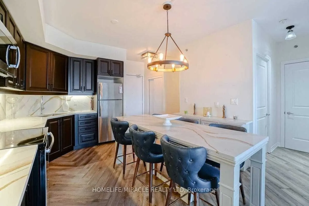 560 North Service Road #602