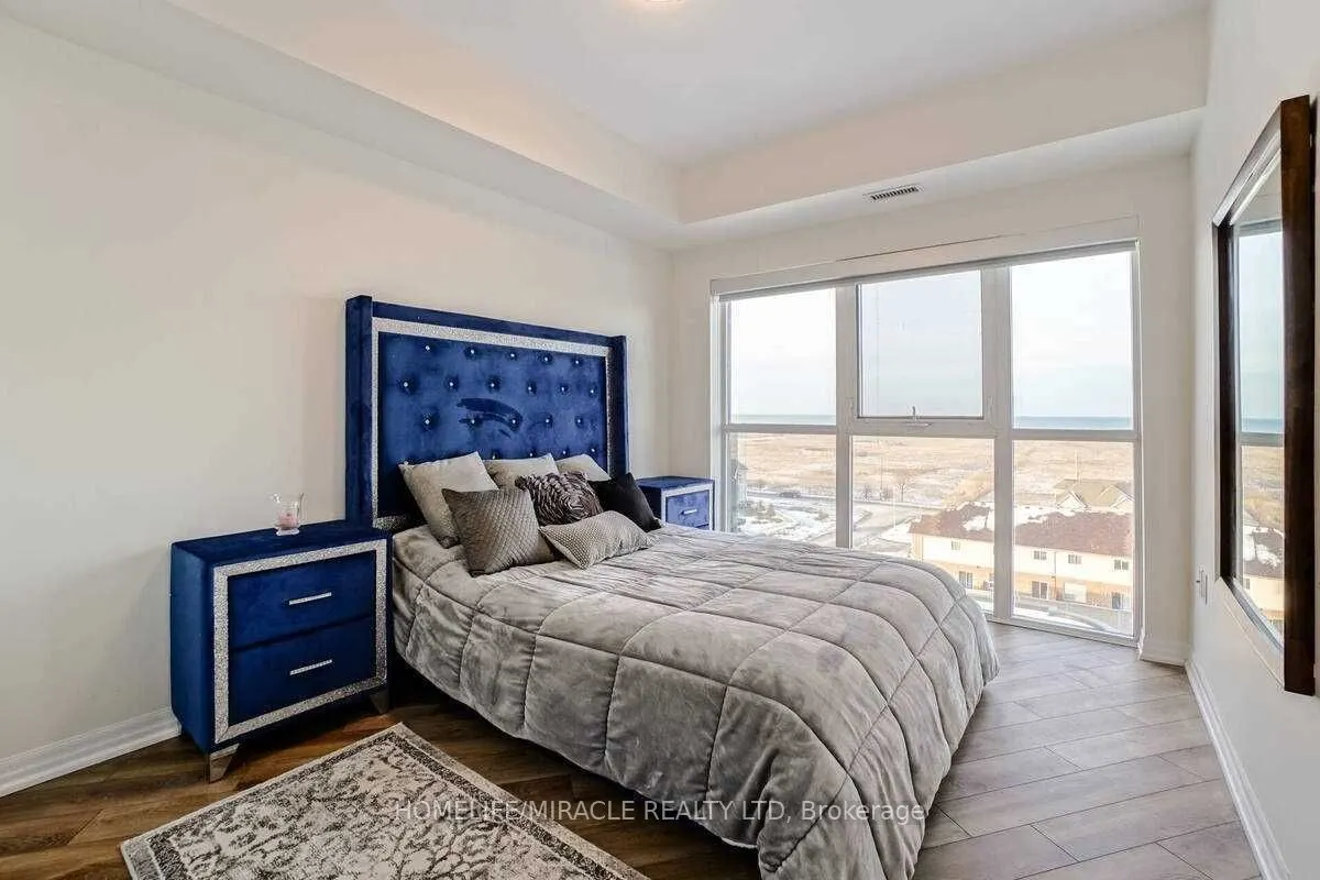 560 North Service Road #602