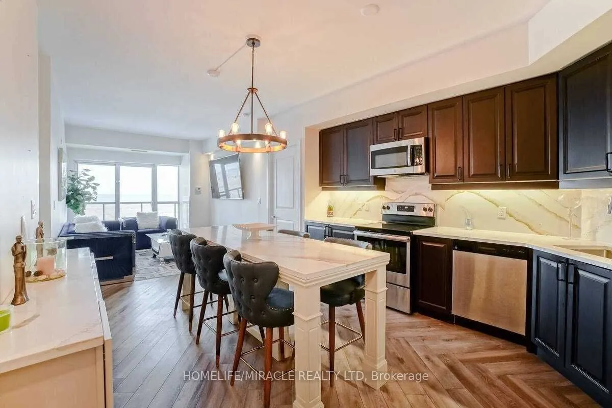 560 North Service Road #602