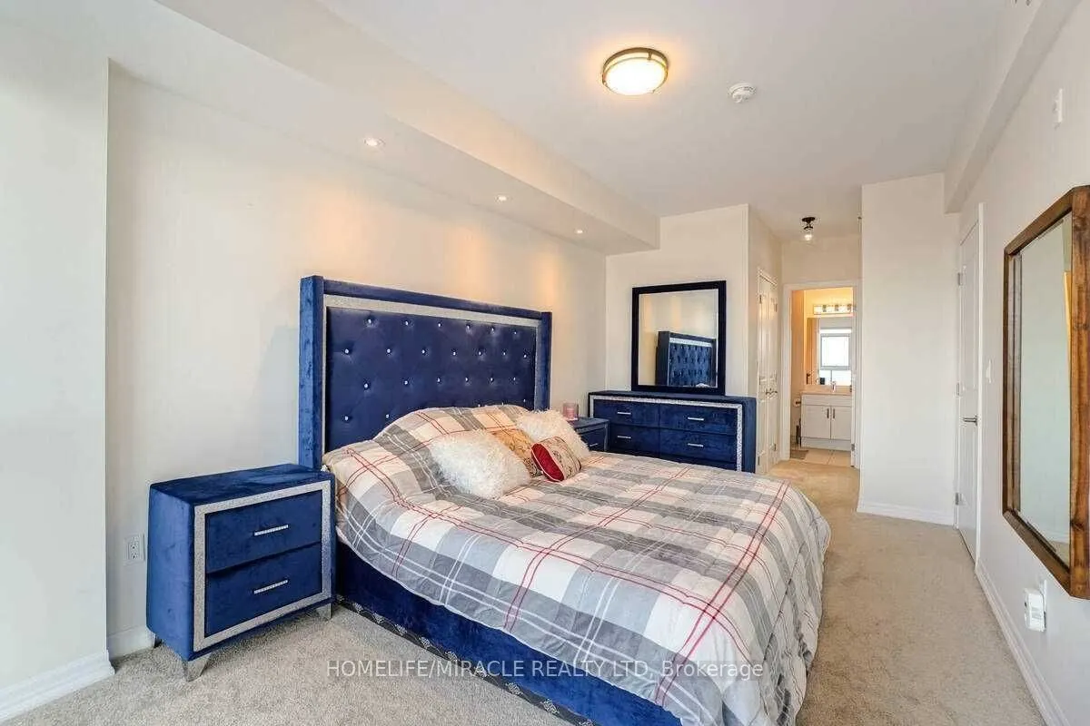 560 North Service Road #602