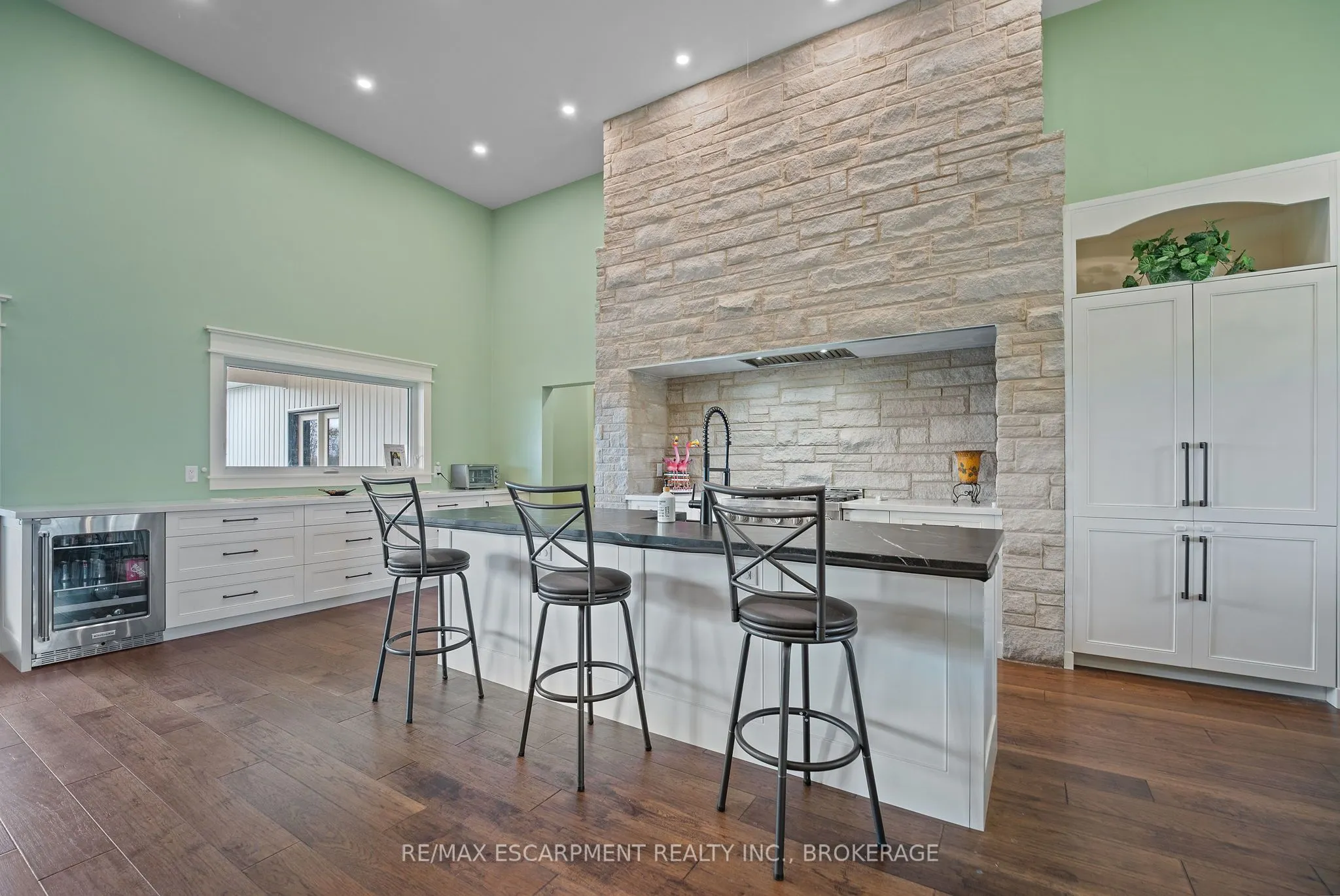 3809 Netherby Road