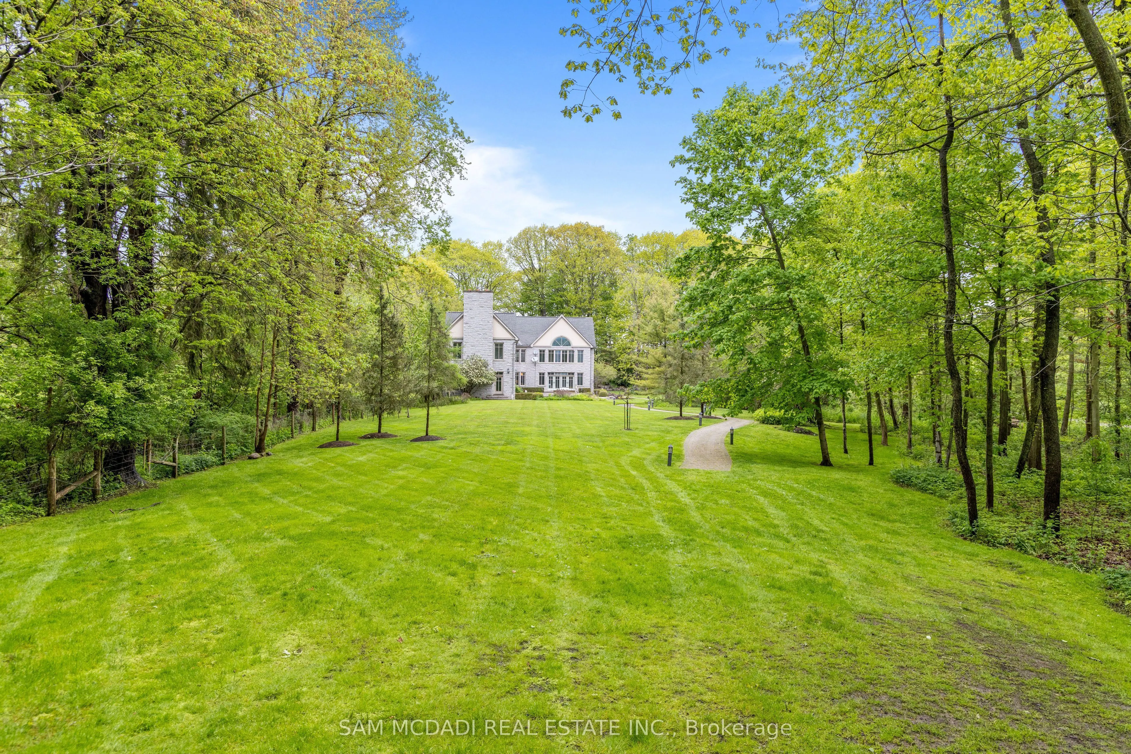 839 Lakeshore Road