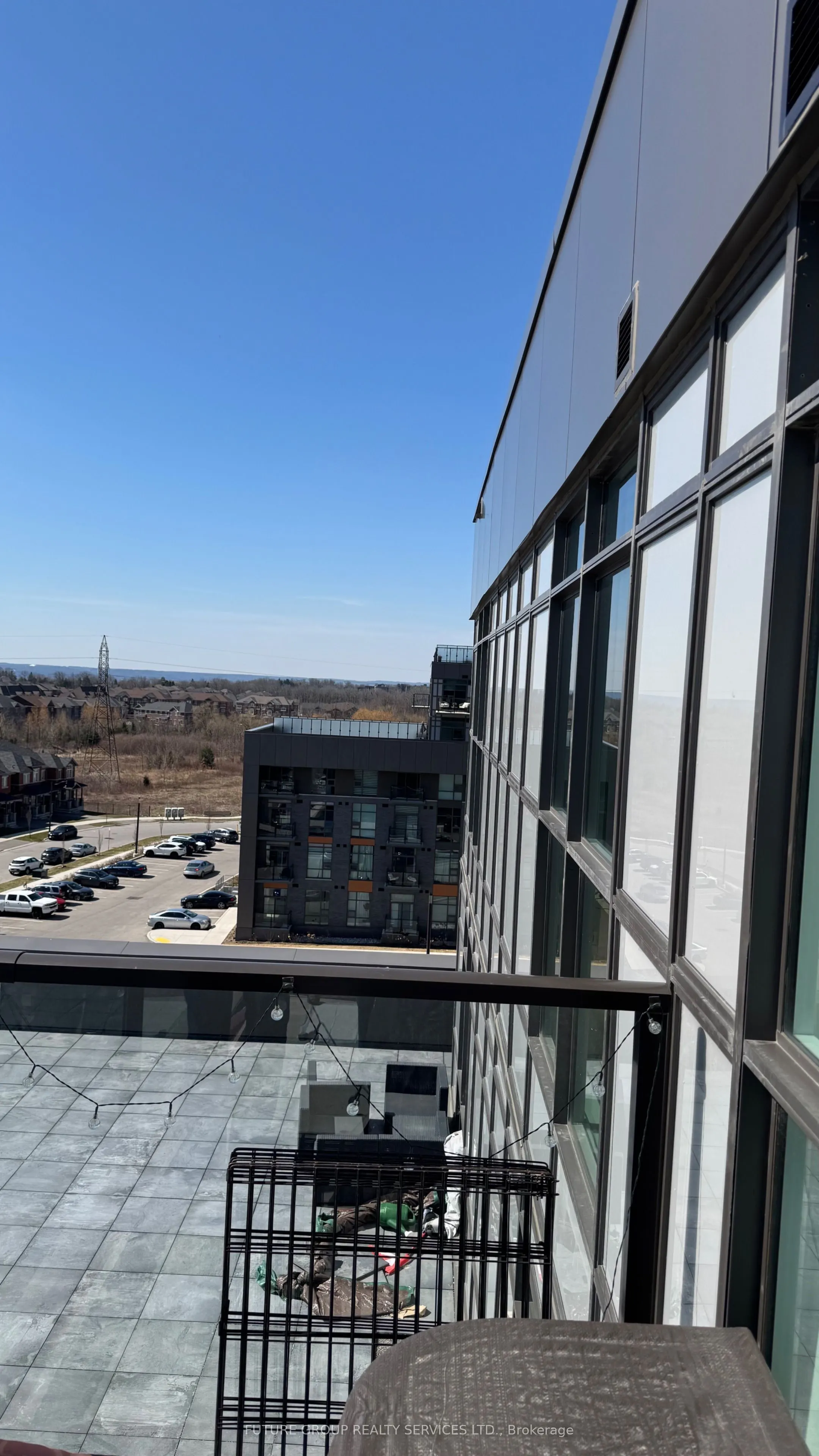 460 Dundas Street E #612