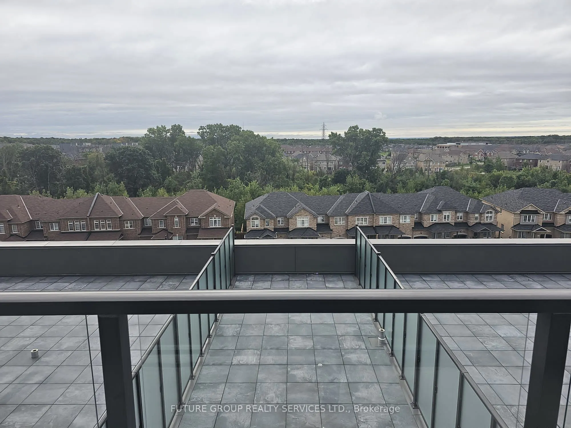 460 Dundas Street E #612