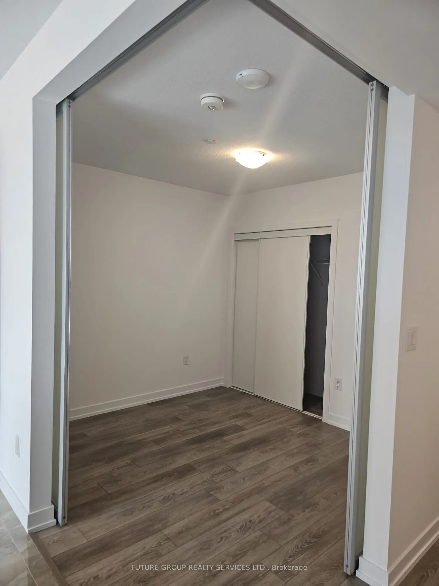 460 Dundas Street E #612