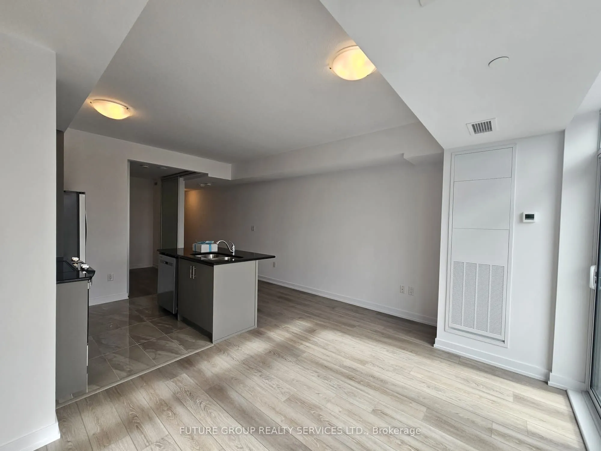 460 Dundas Street E #612
