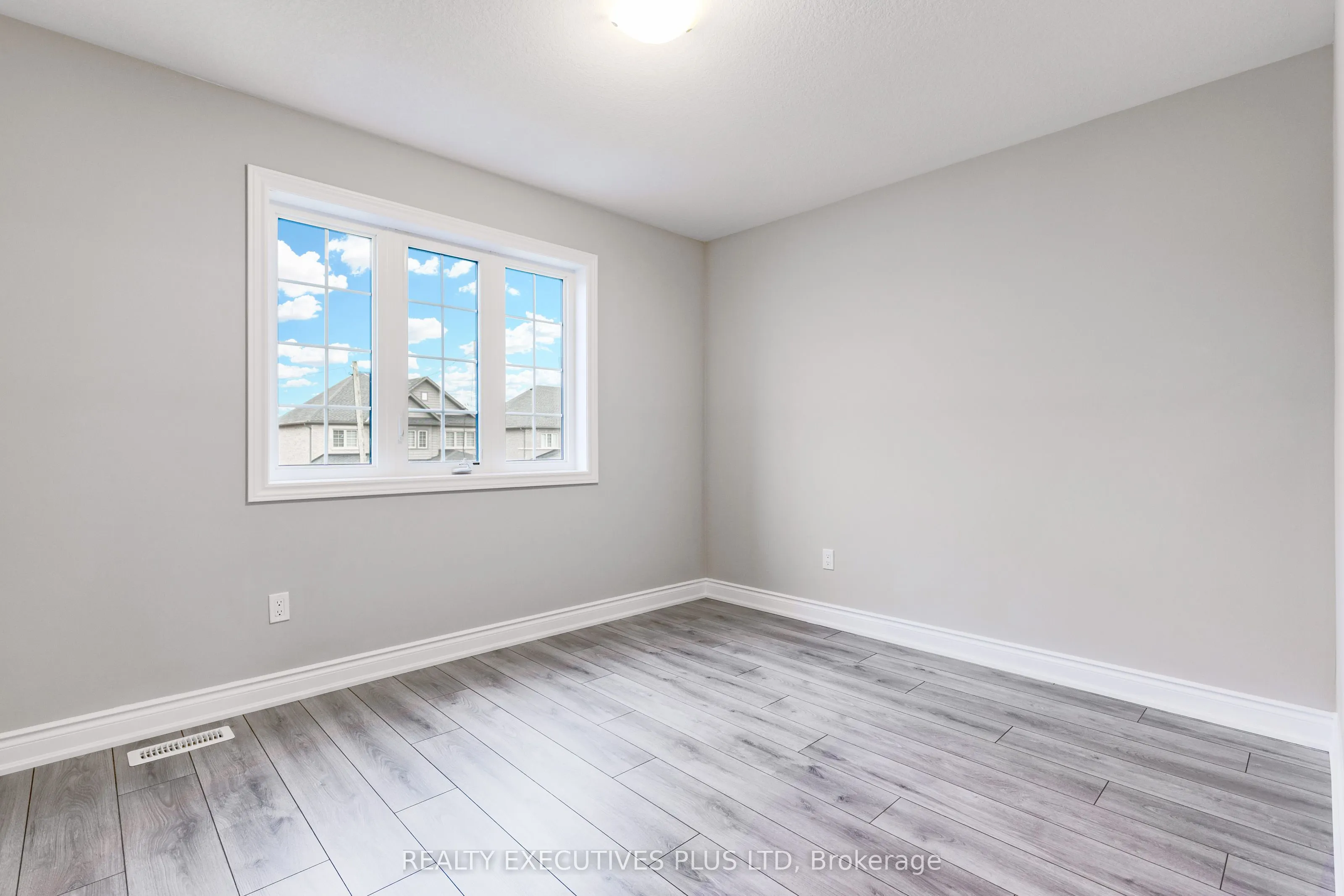 15 Venture Way