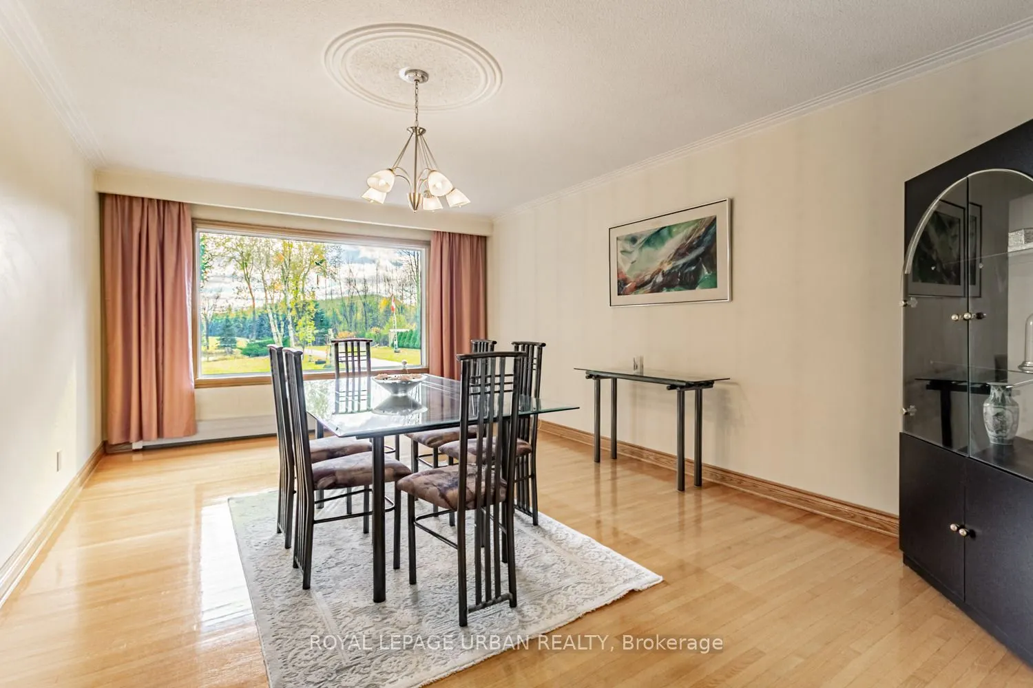 427371 25 Sideroad E
