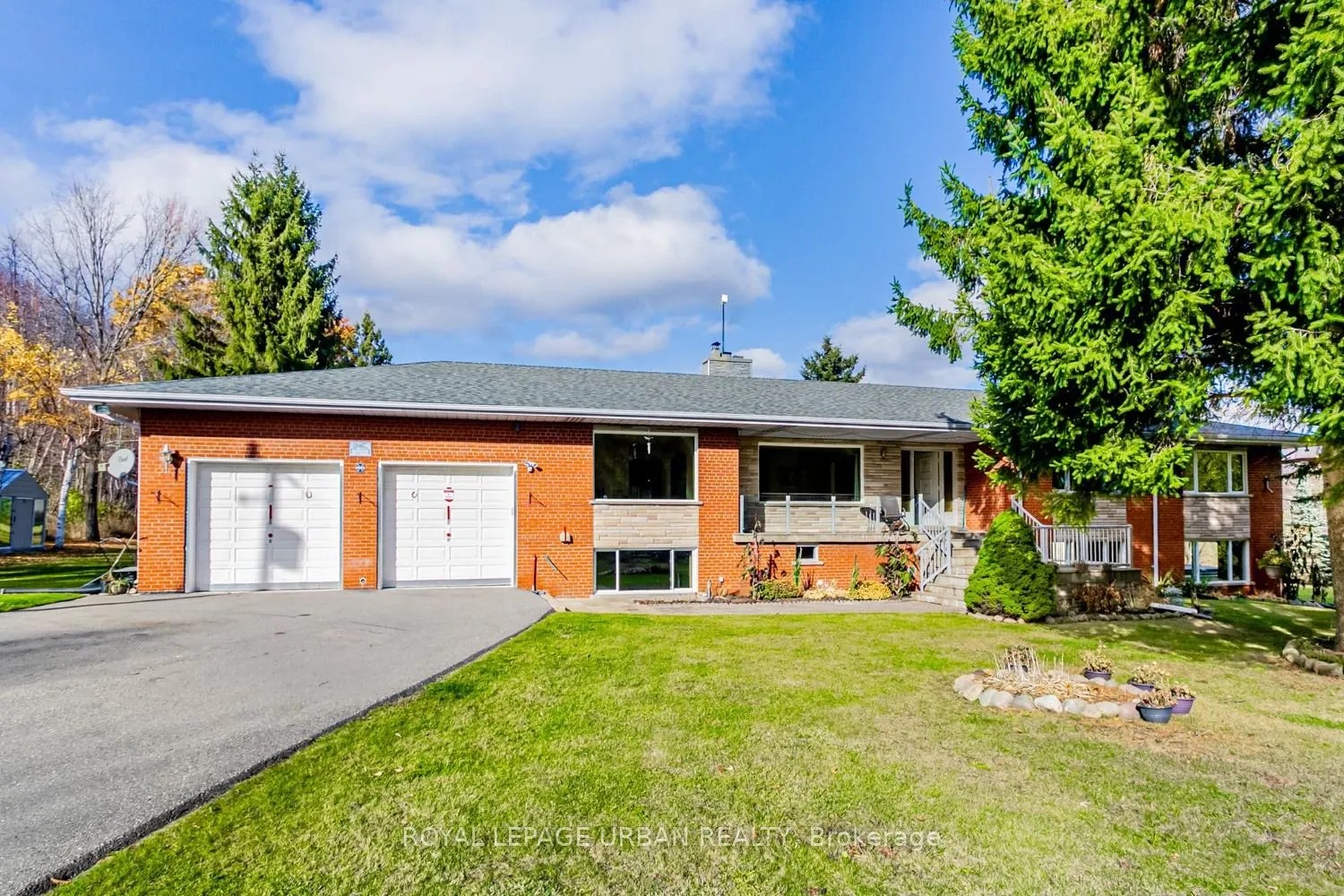 427371 25 Sideroad E