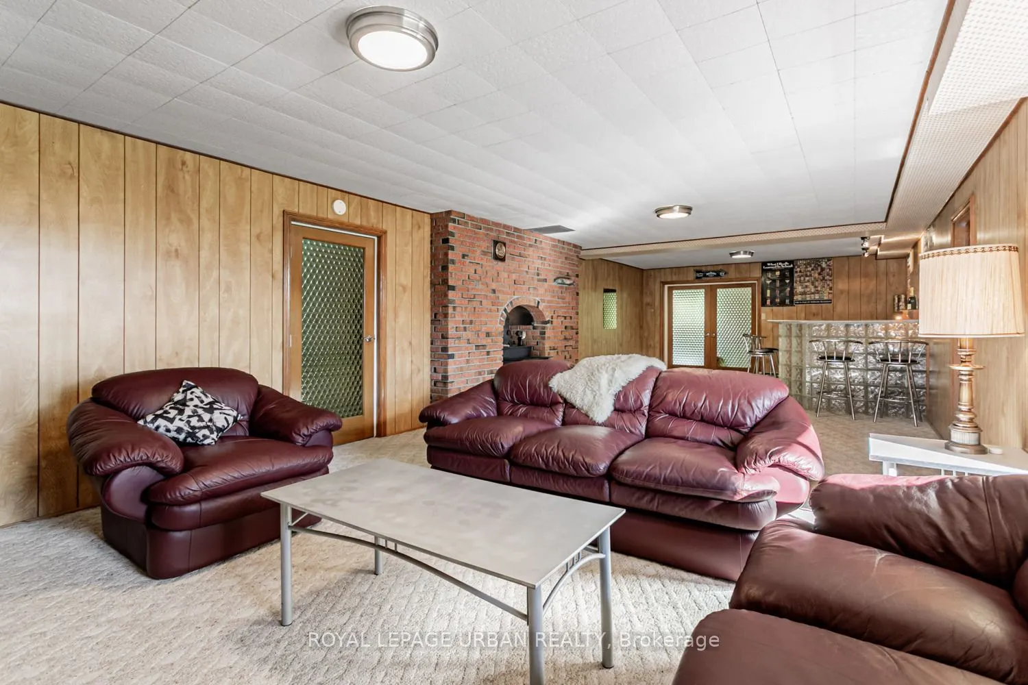 427371 25 Sideroad E