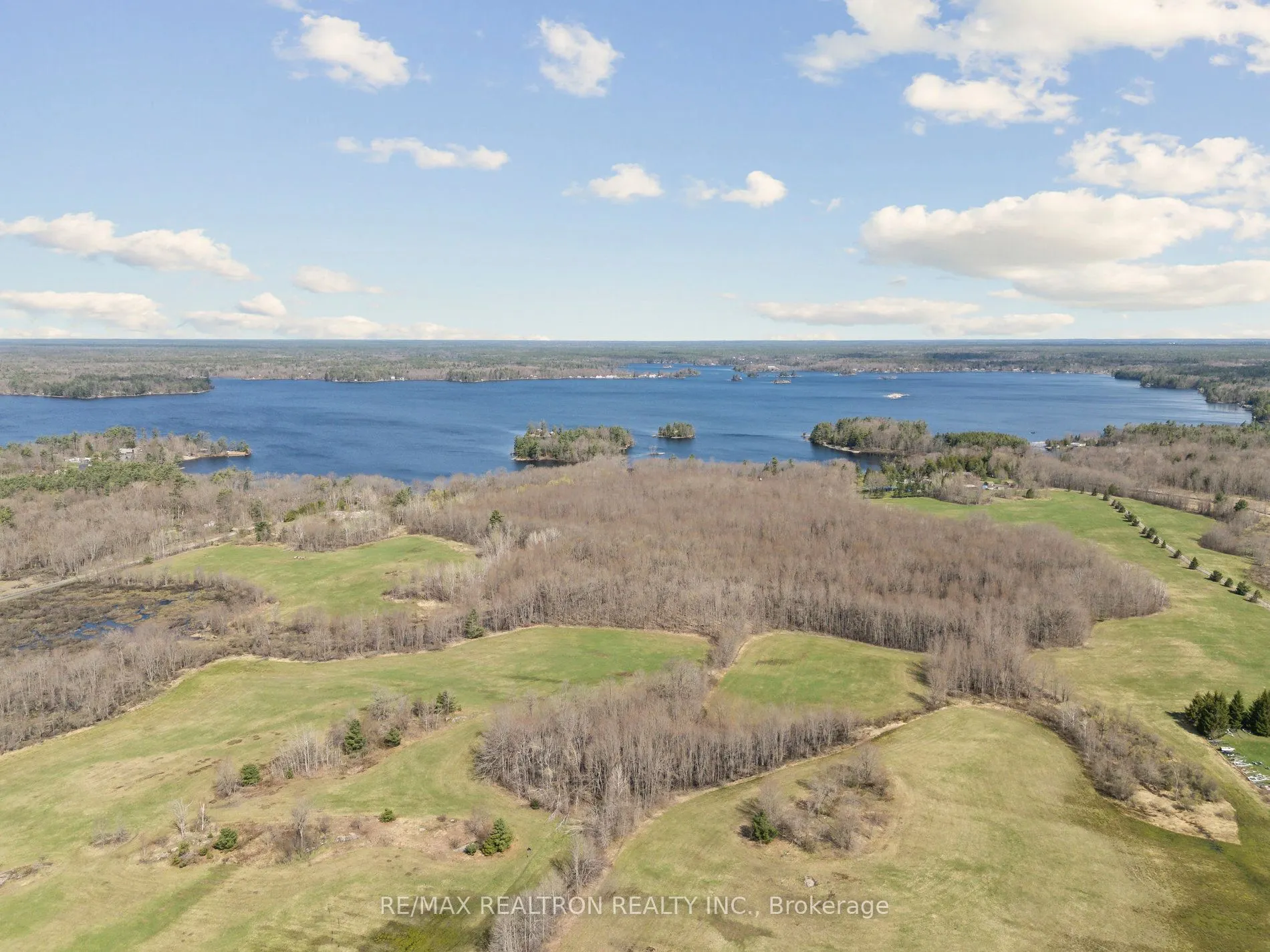 1084A WENONA LODGE Road