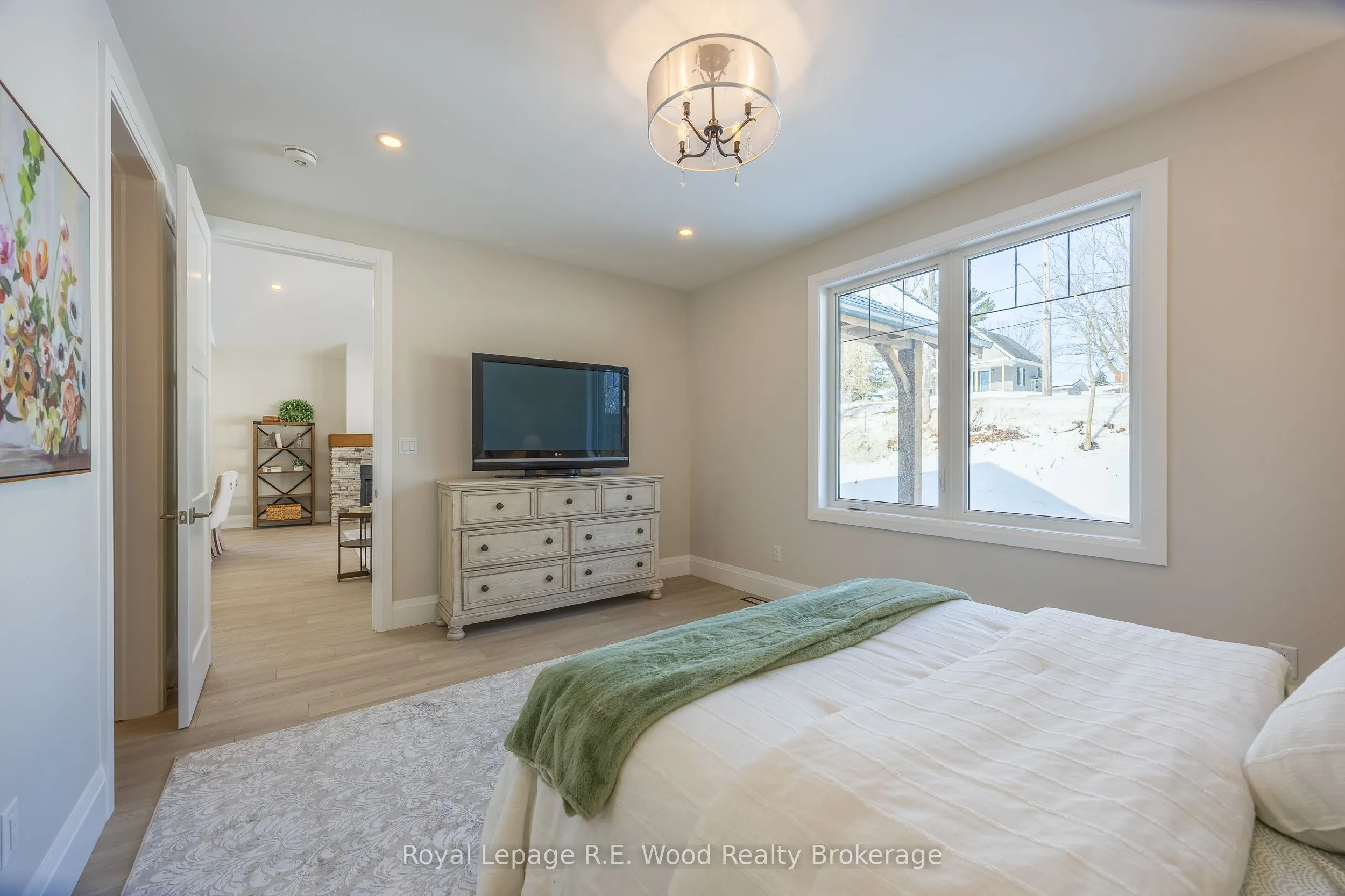 11 Greenhill Drive